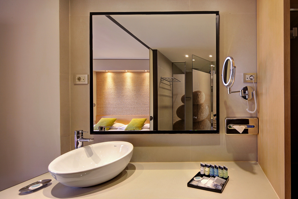 SUPERIOR ROOM SEA VIEW BALCONY OR TERRACE