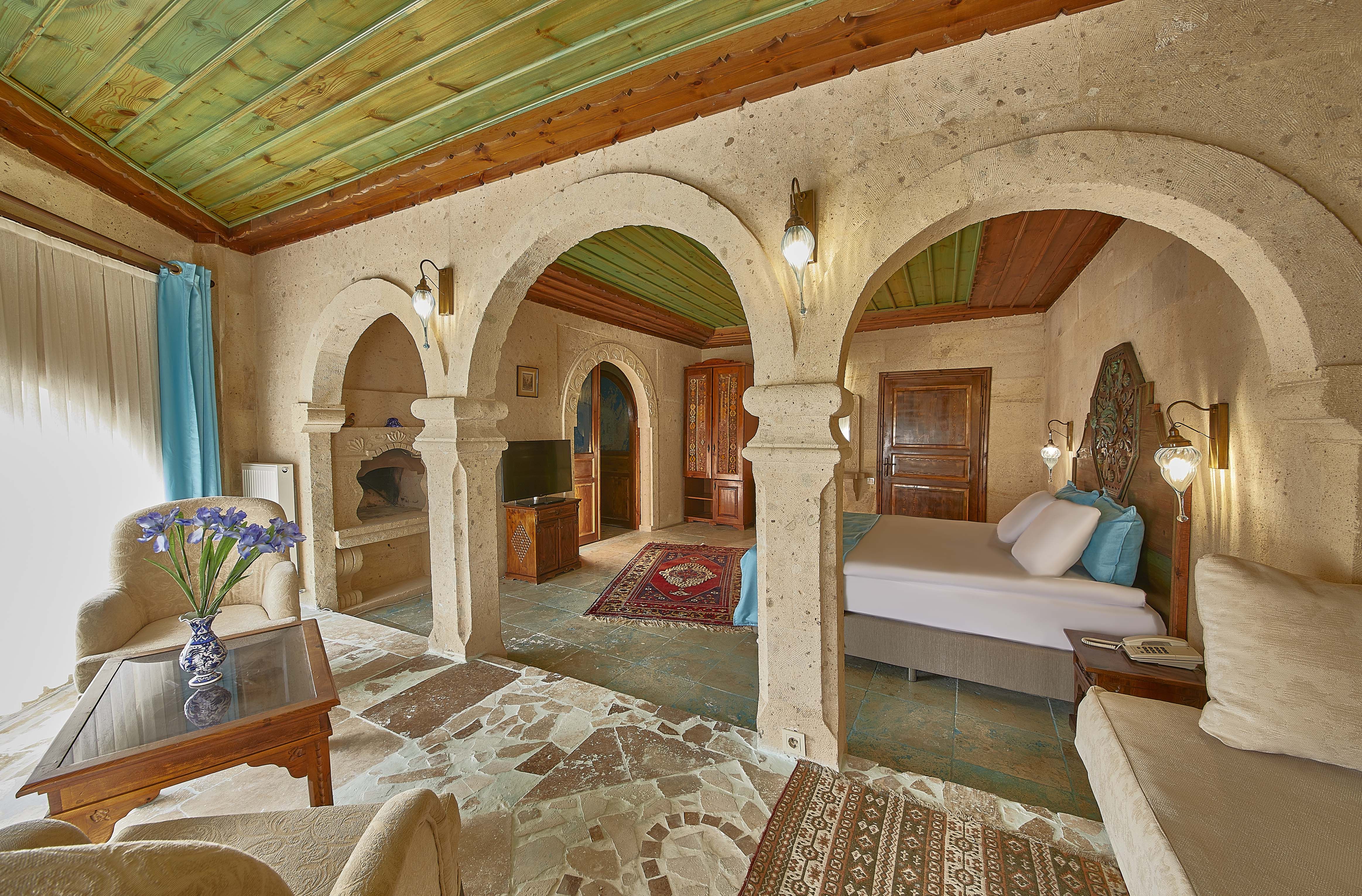 KING SUITE ROOM