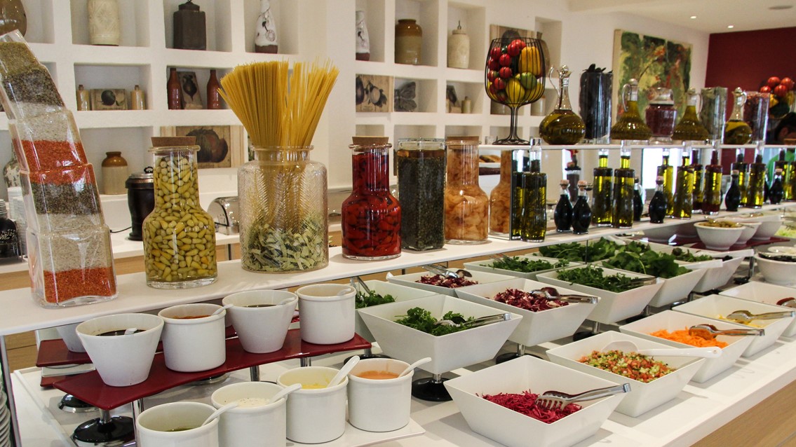 MAIN RESTAURANT
