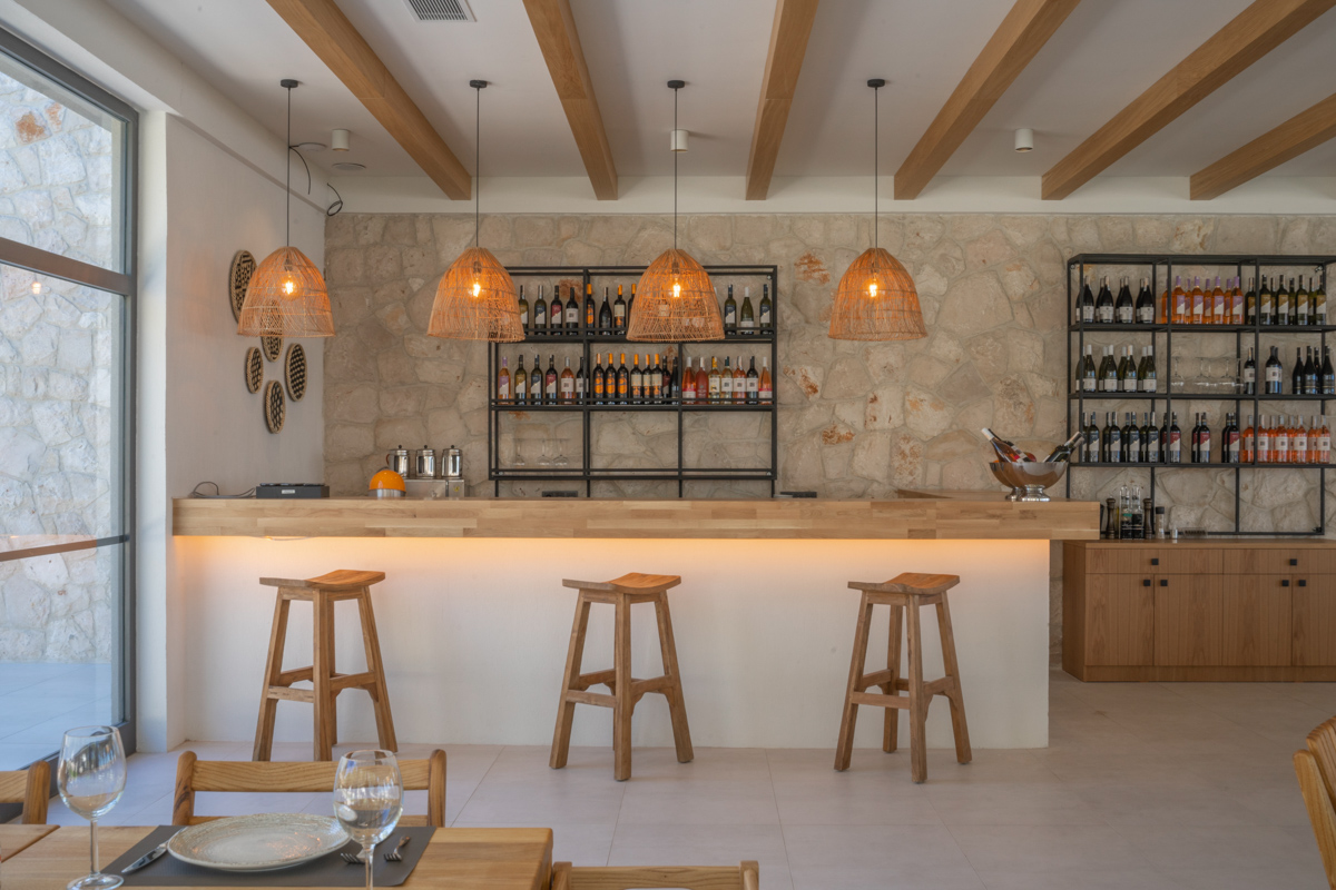 MAIN RESTOURANT