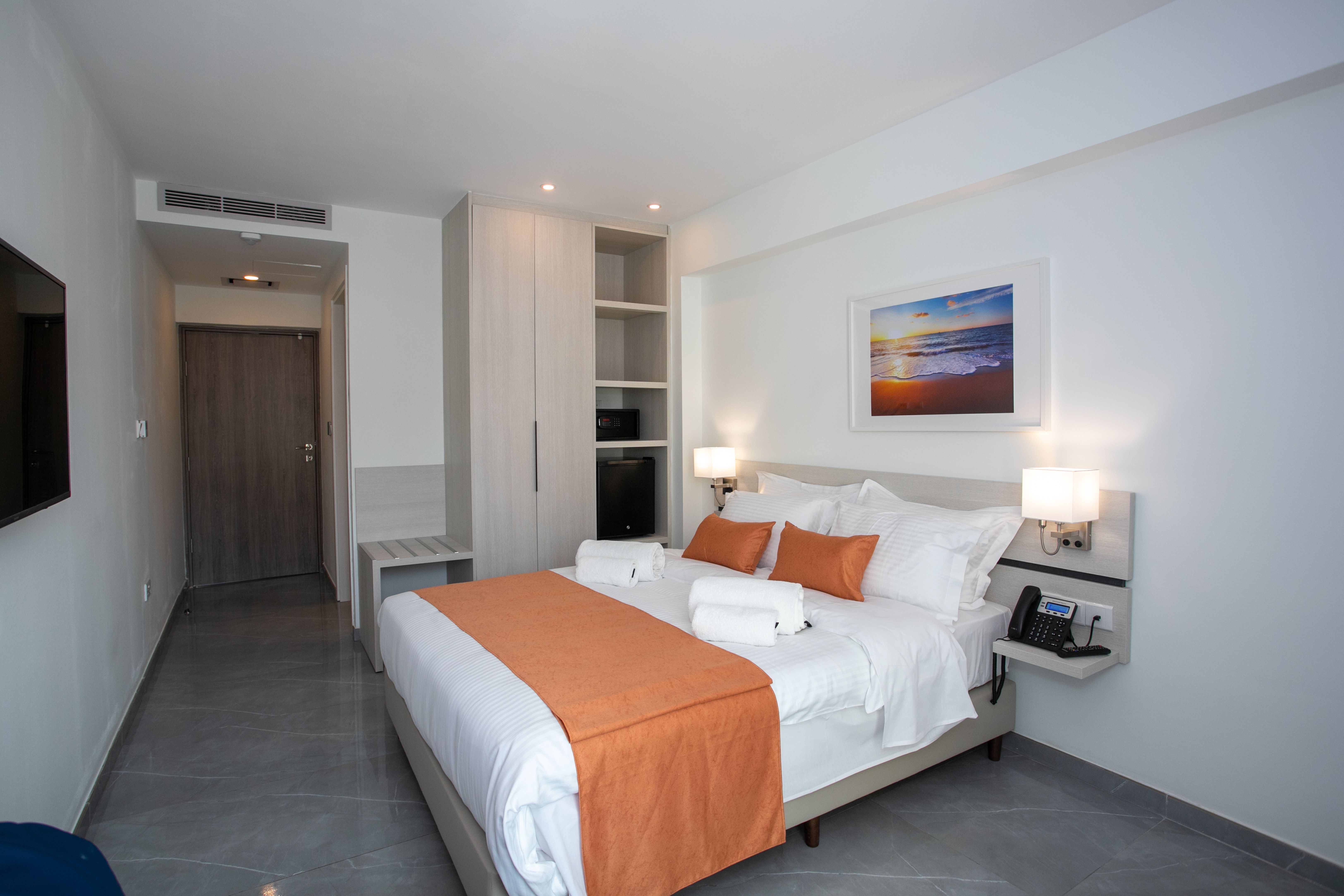 DOUBLE ROOM FOR SINGLE USE