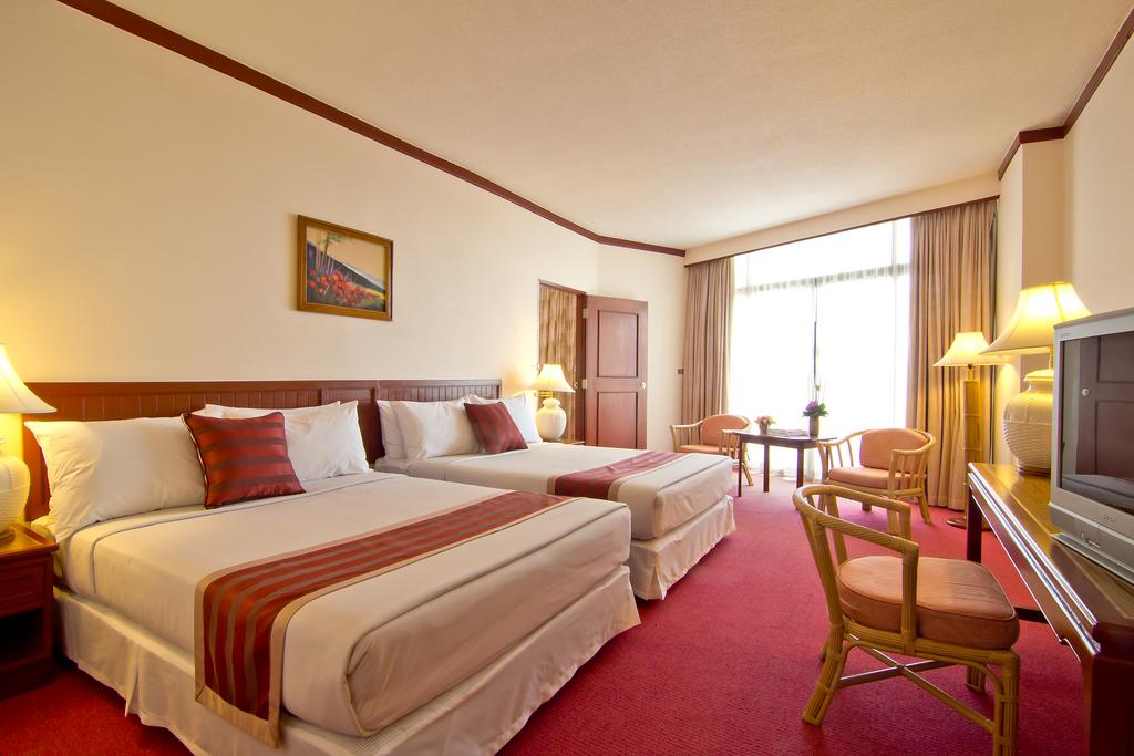DELUXE ROOM