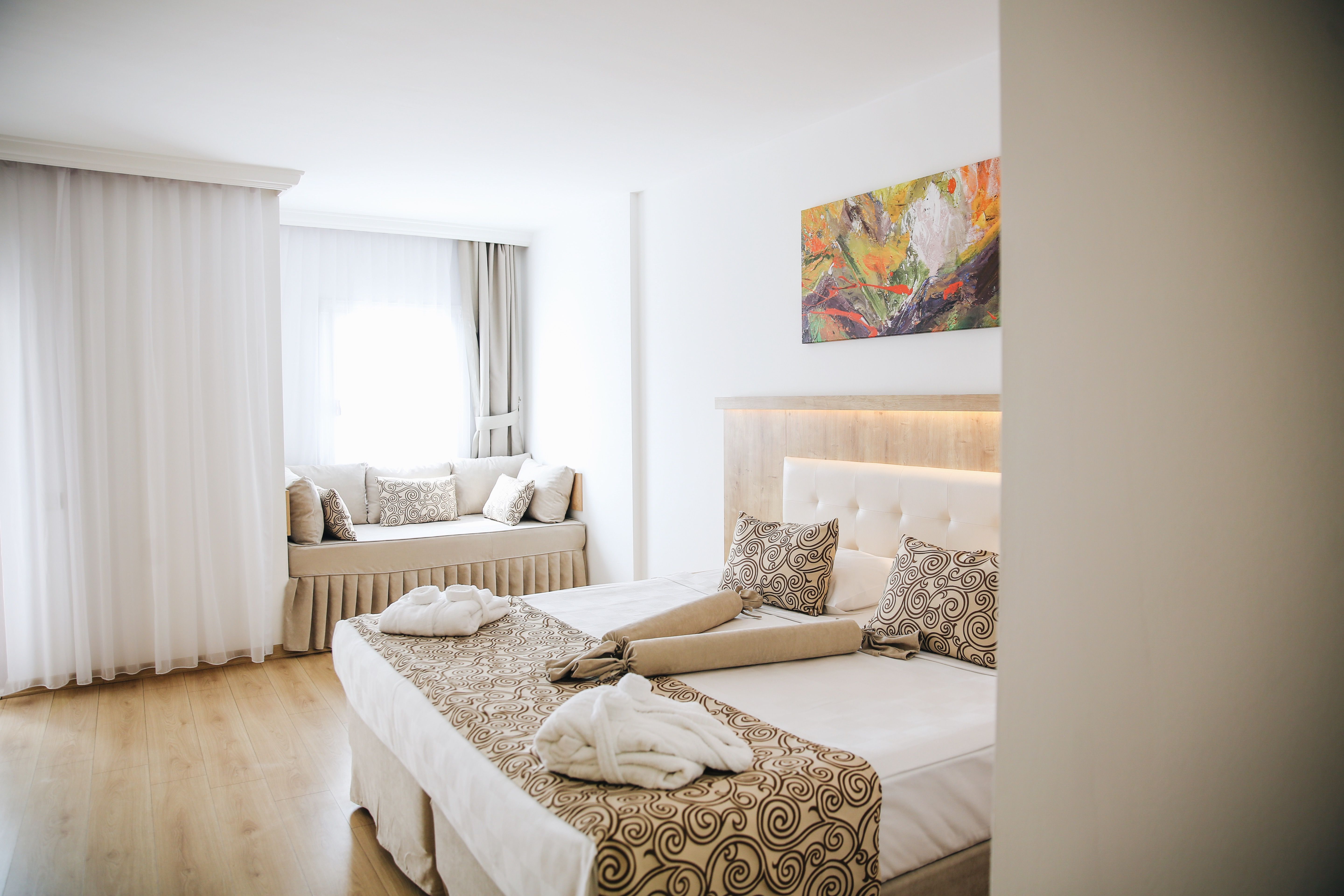 STANDARTD ROOM LAND VIEW