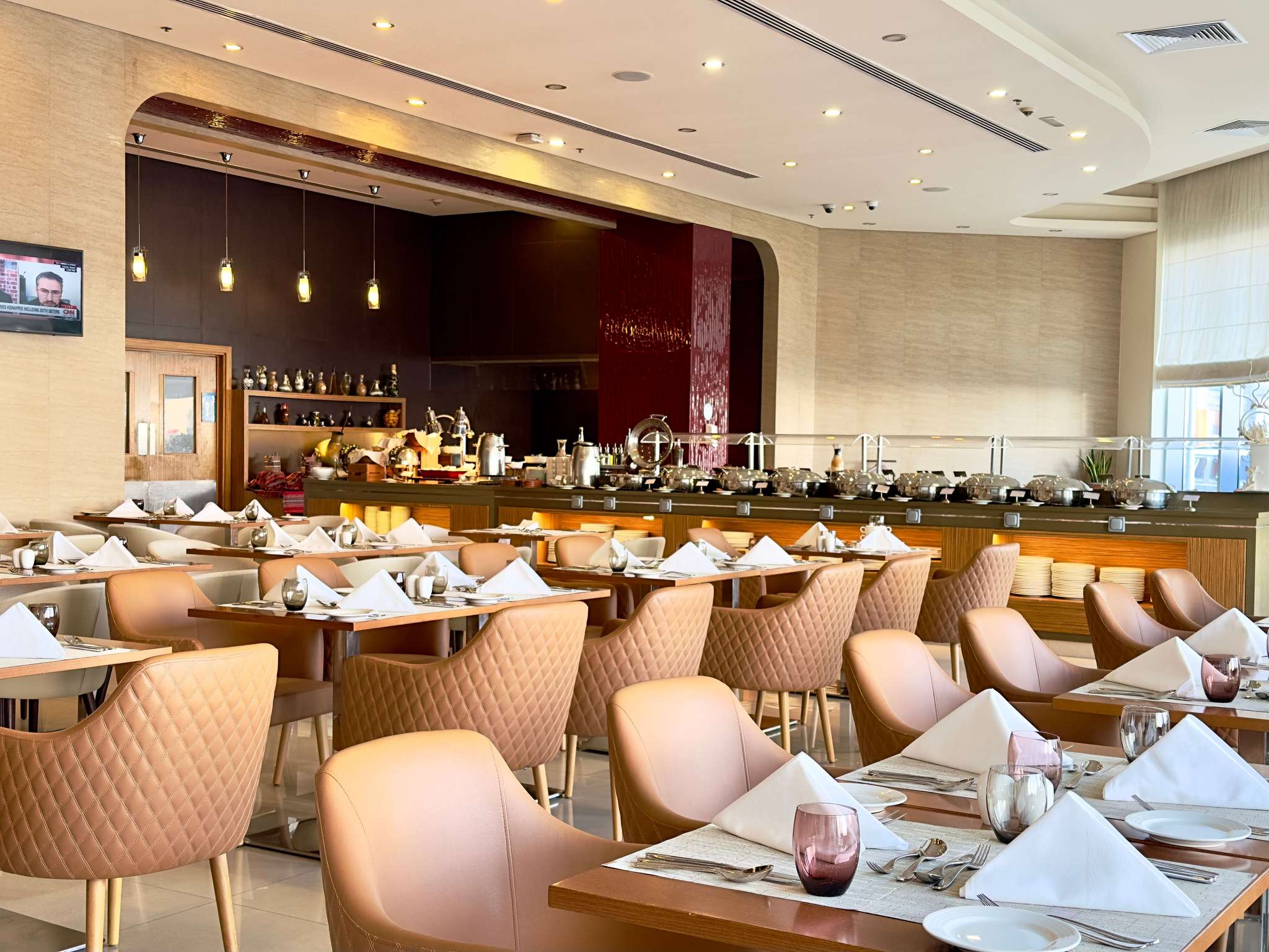 MAIN RESTAURANT