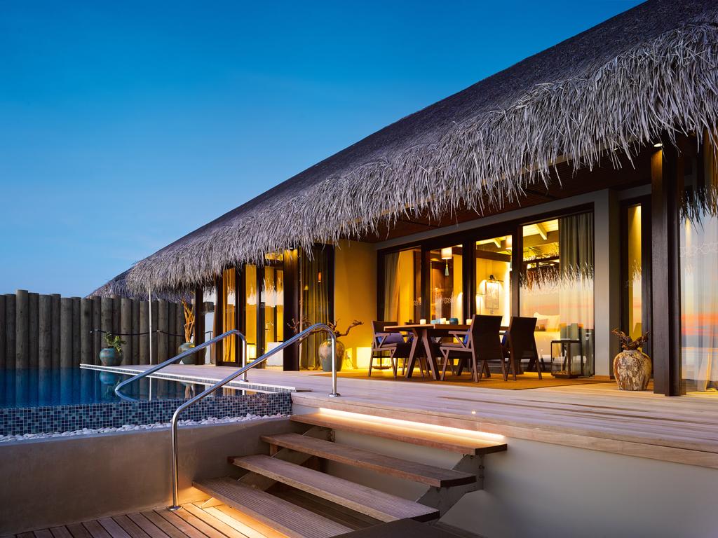 Sunset Deluxe Water Pool Villa
