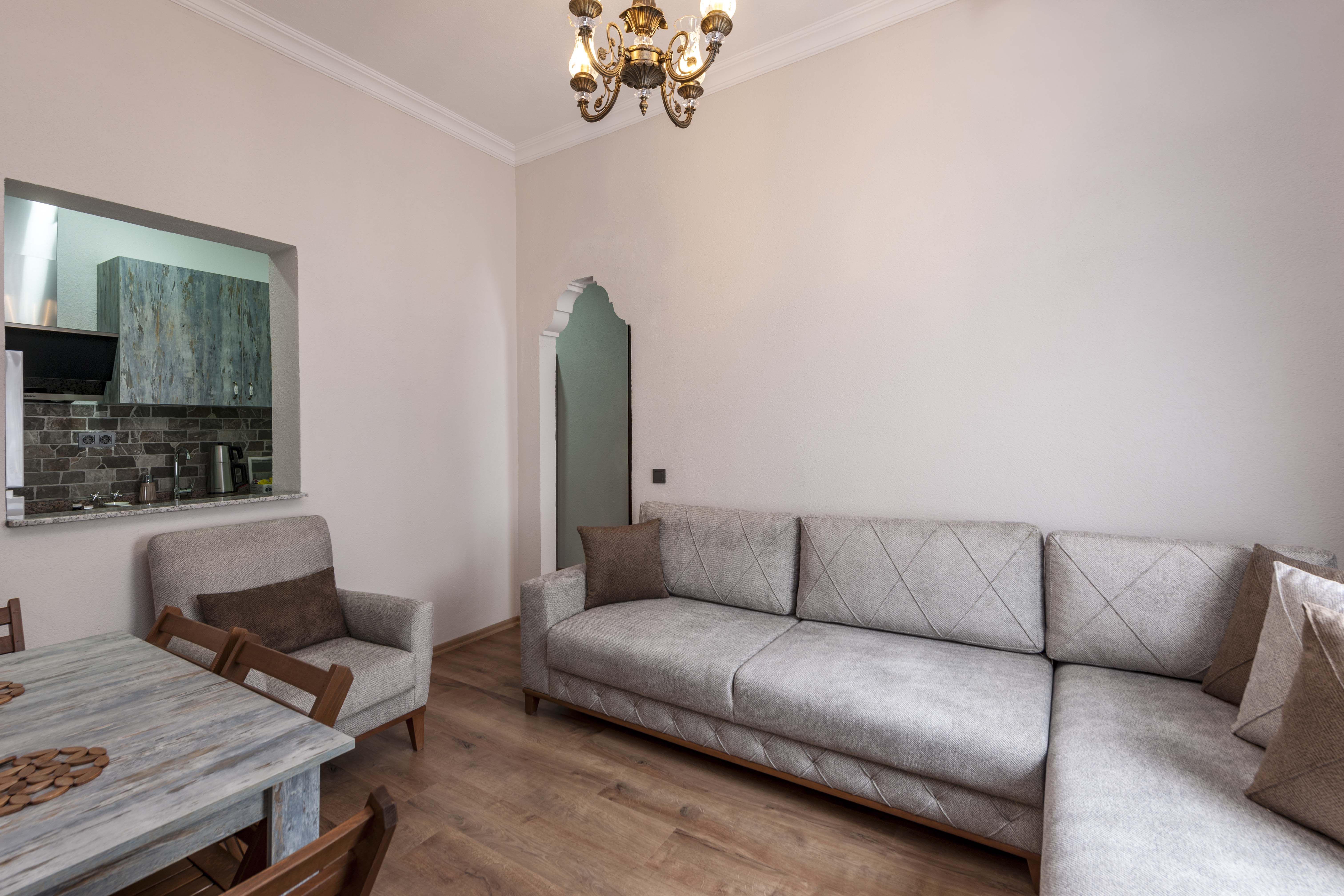 FAMILY ROOM CONNECTING ROOM