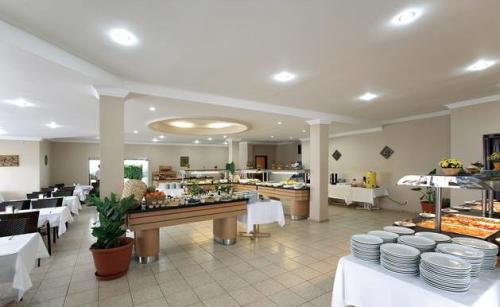 Hotel Rosso Verde restaurant.JPG