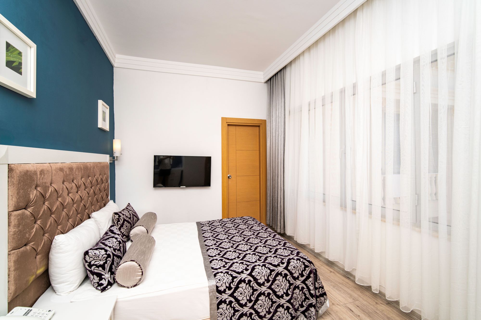 Economy Room