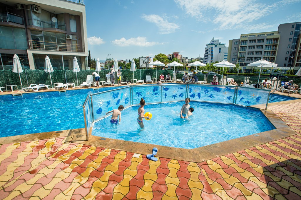 Piscina deschisă
