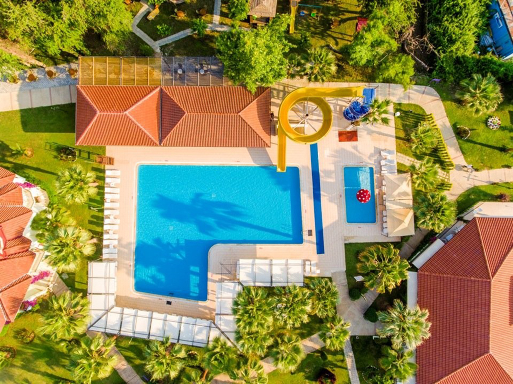 Piscina deschisă