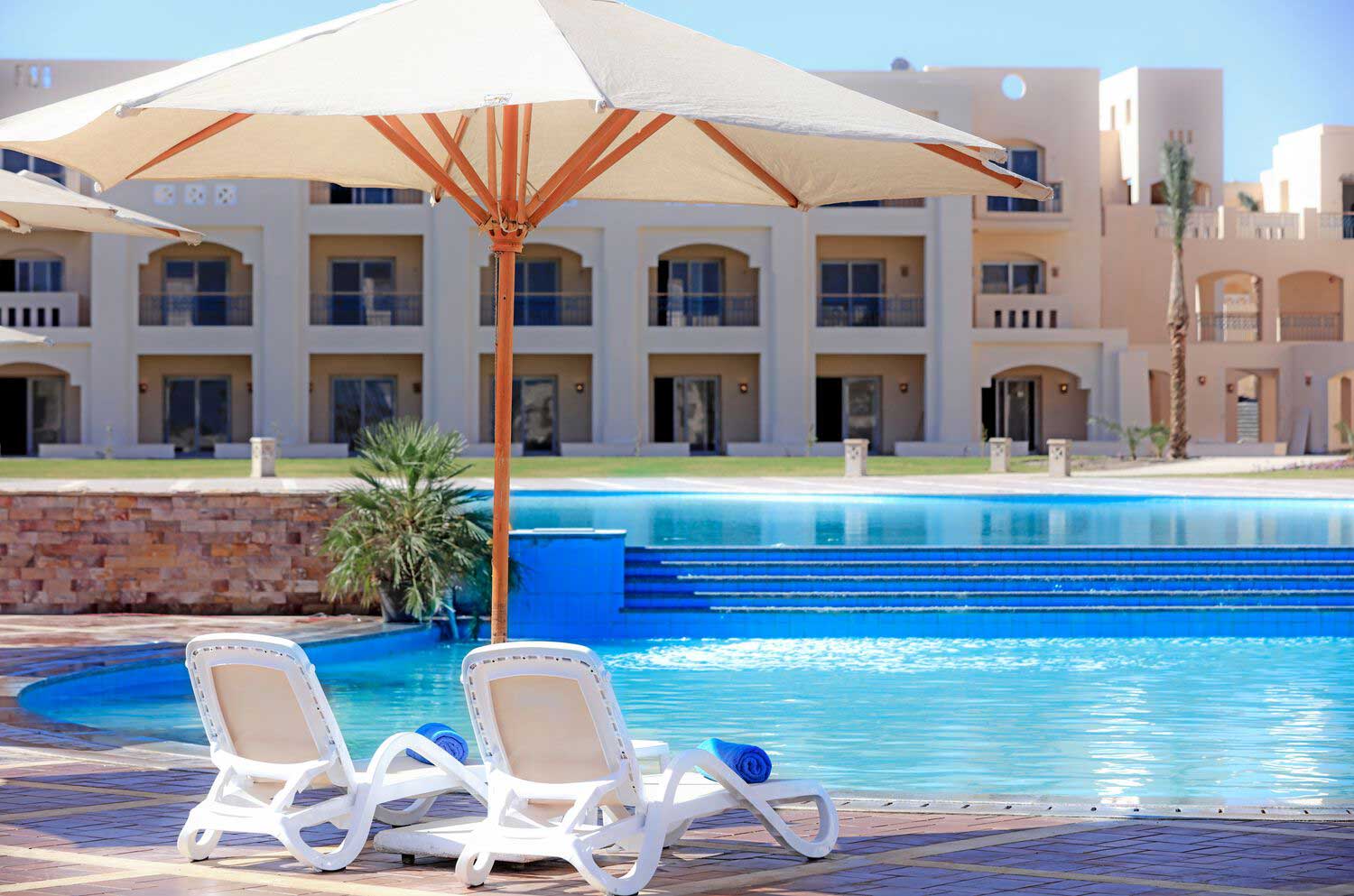 Splash Pool Bar 