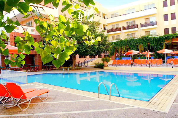 Hotel Atrium, Chania, exterior, piscina, sezlonguri, hotel.jpeg