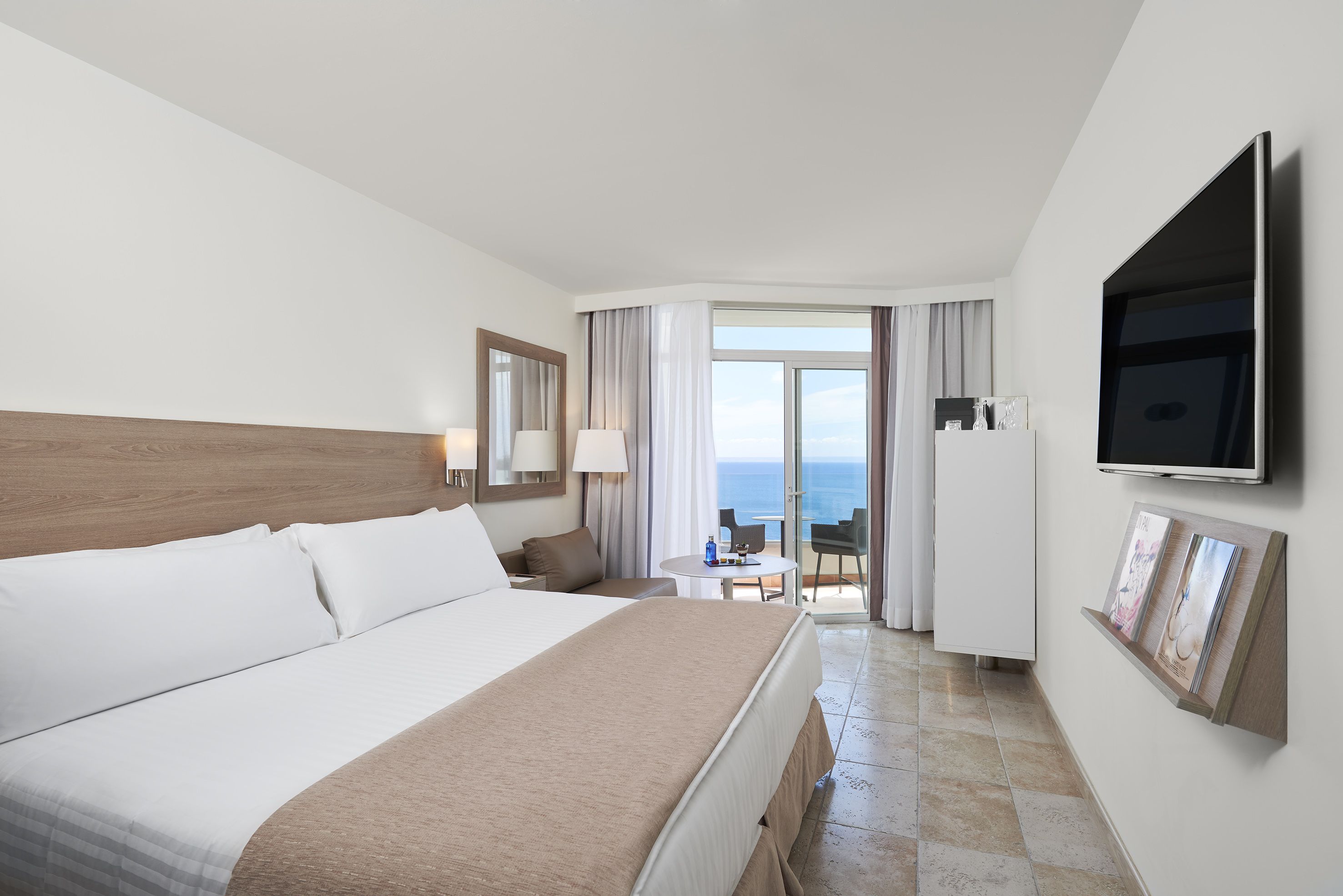 DOUBLE MELIA FRONTAL SEA VIEW BALCONY OR TERRACE