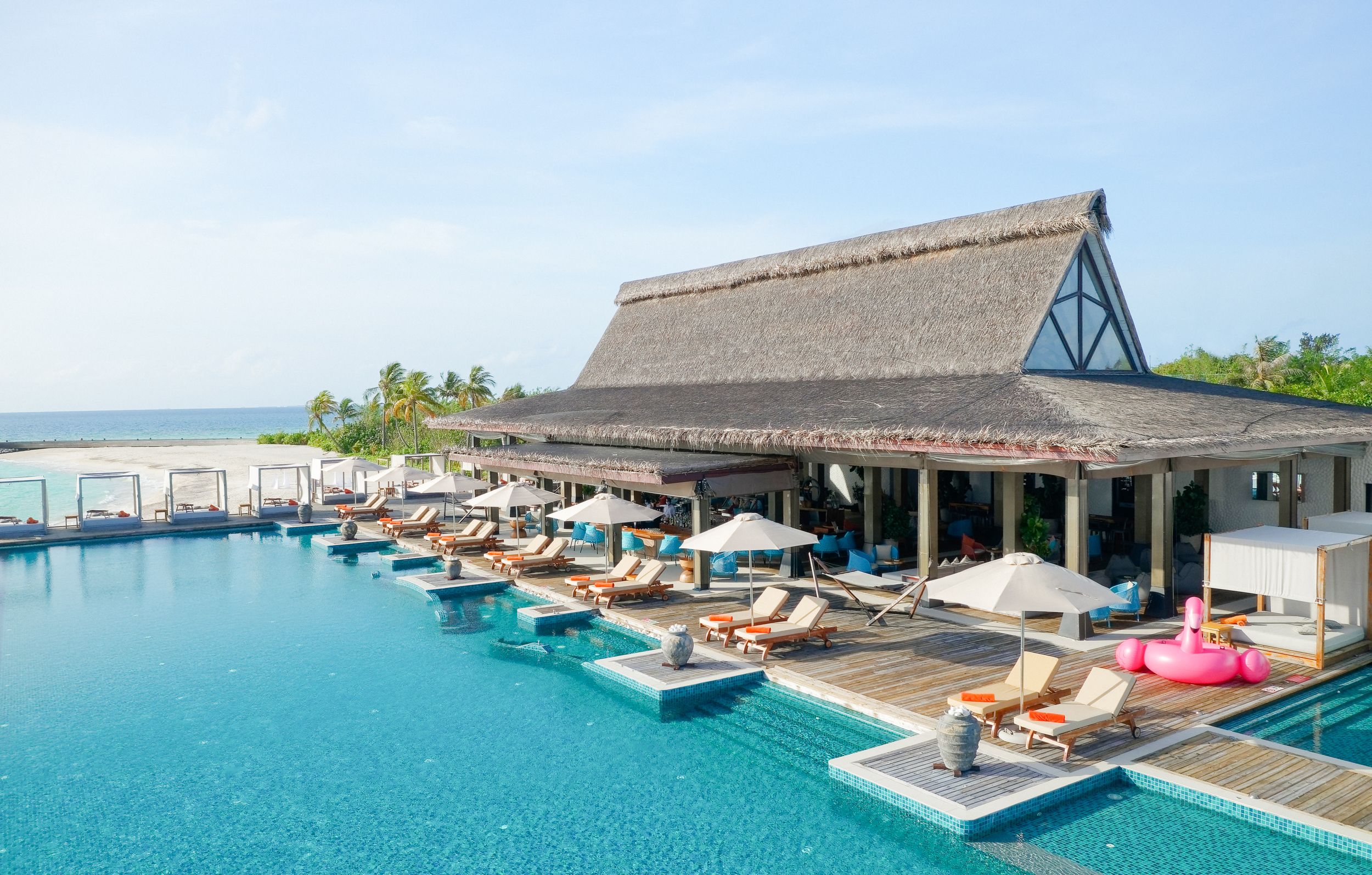 Breeze Poolside Dining & Bar