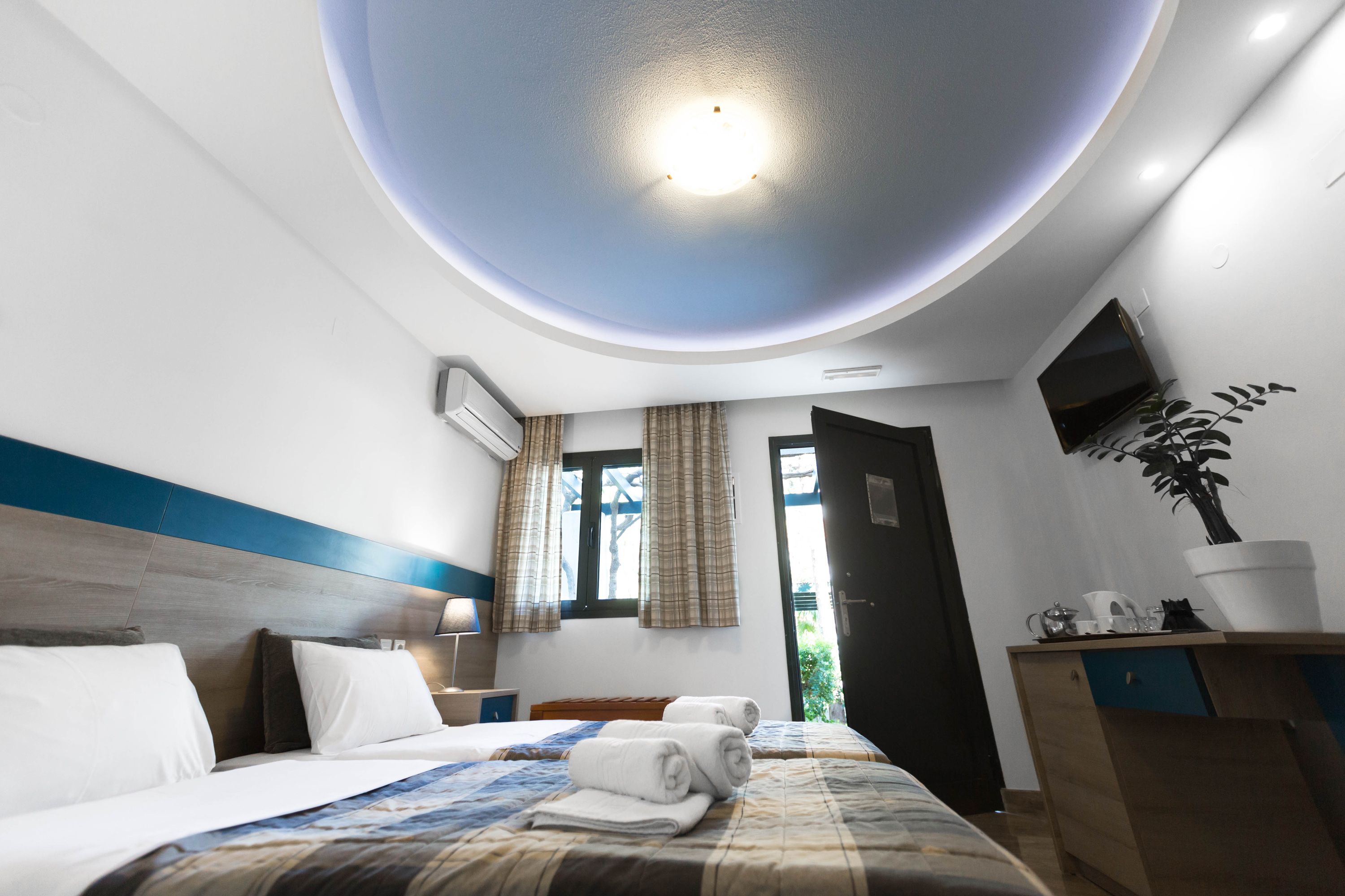 Economy Room