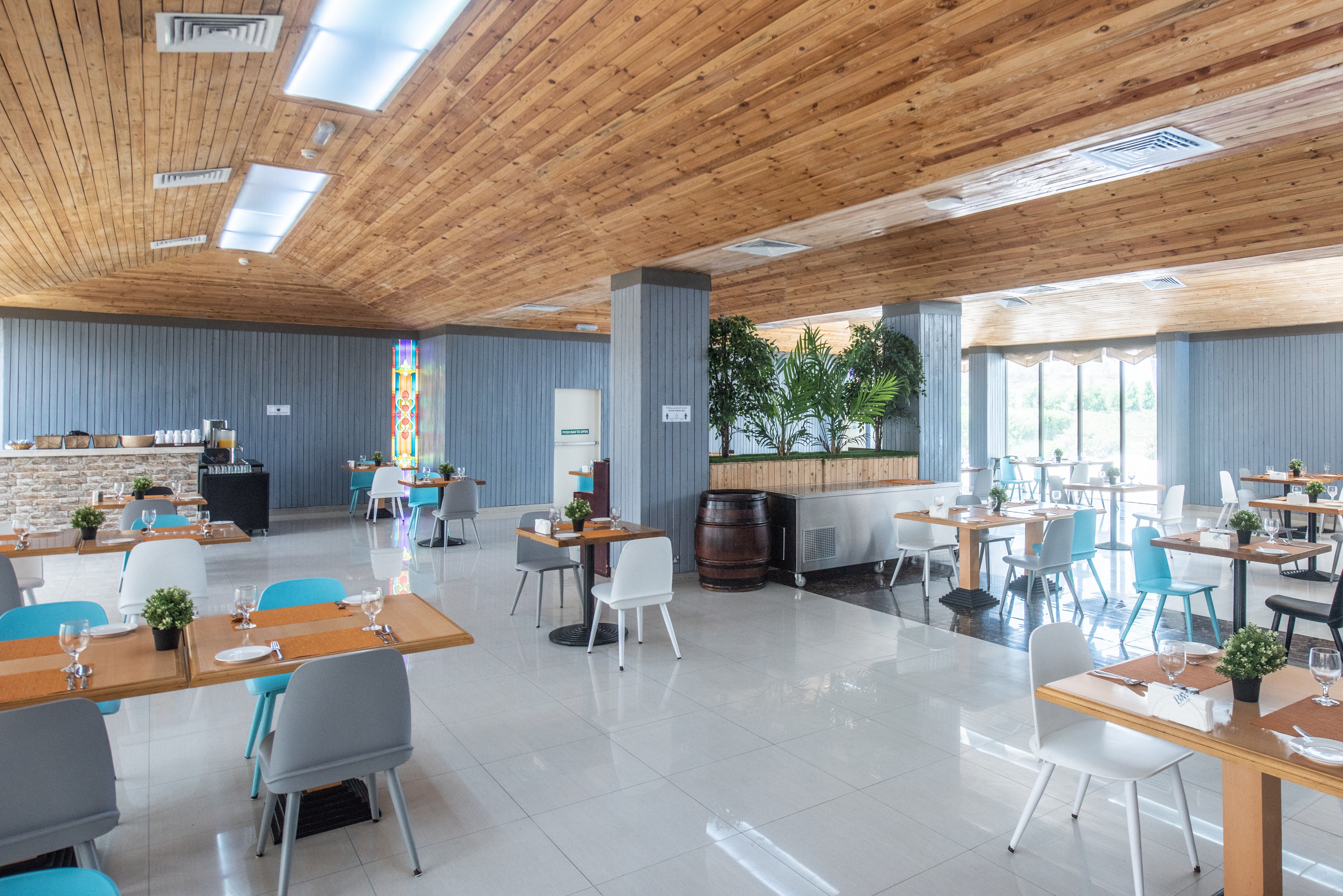 MAIN RESTAURANT