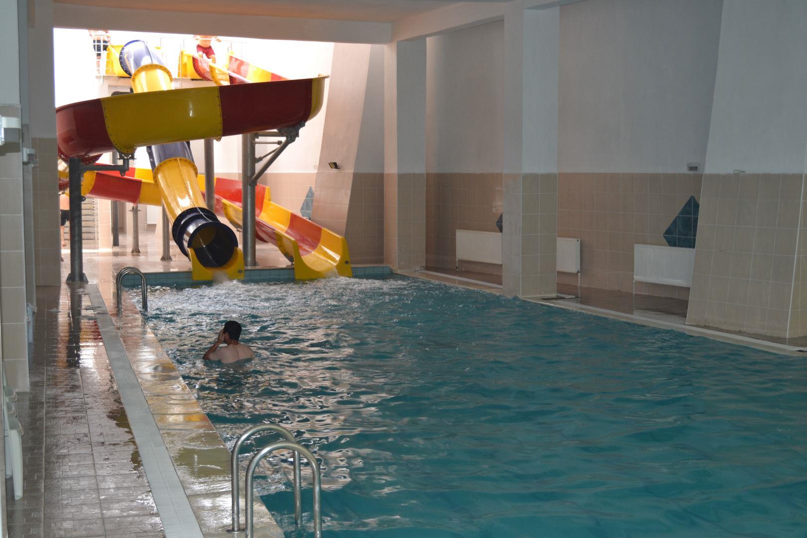 Piscină interioară
