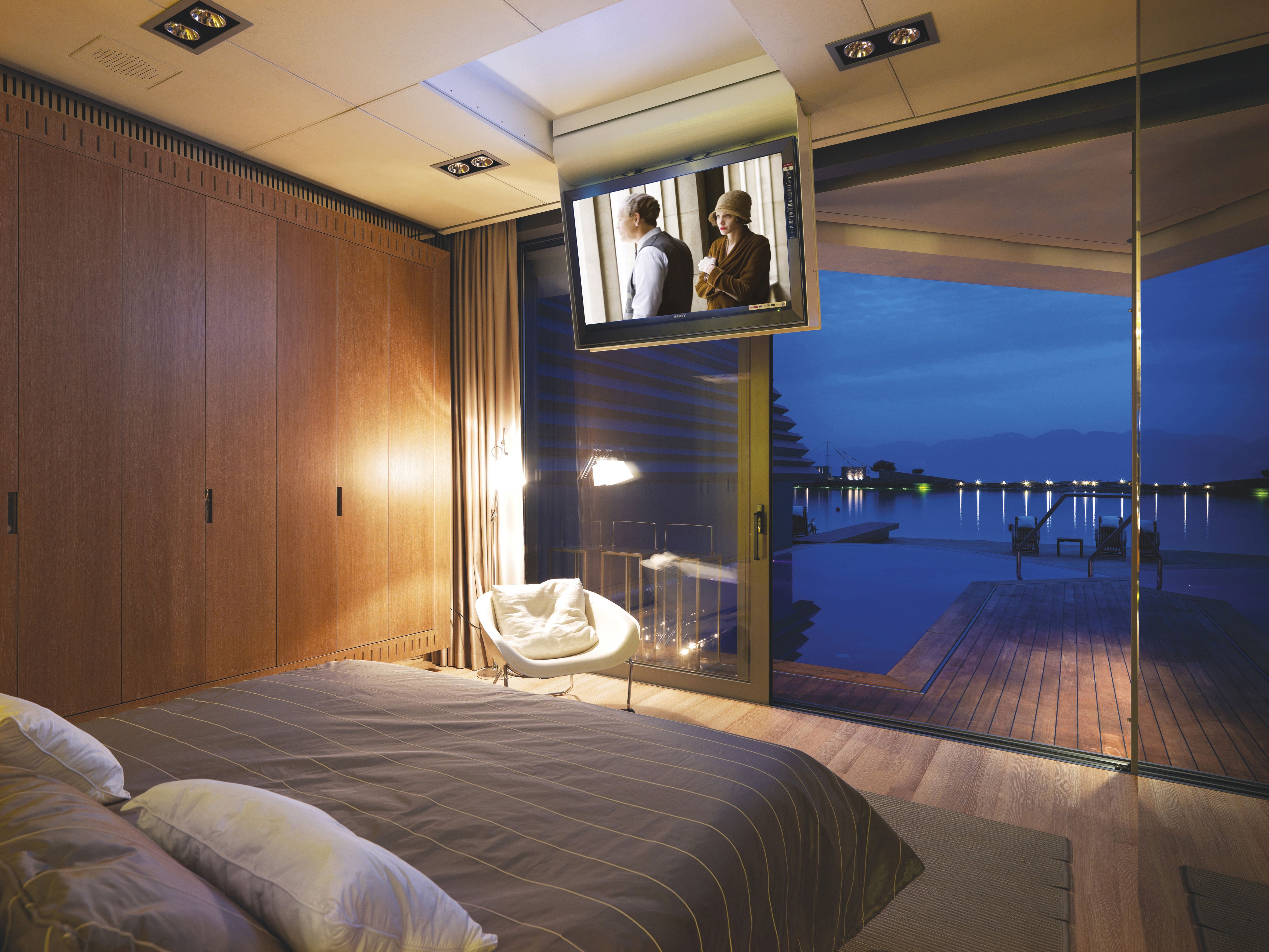 YACHTING VILLA WITH PRIVATE  HEATED* POOL