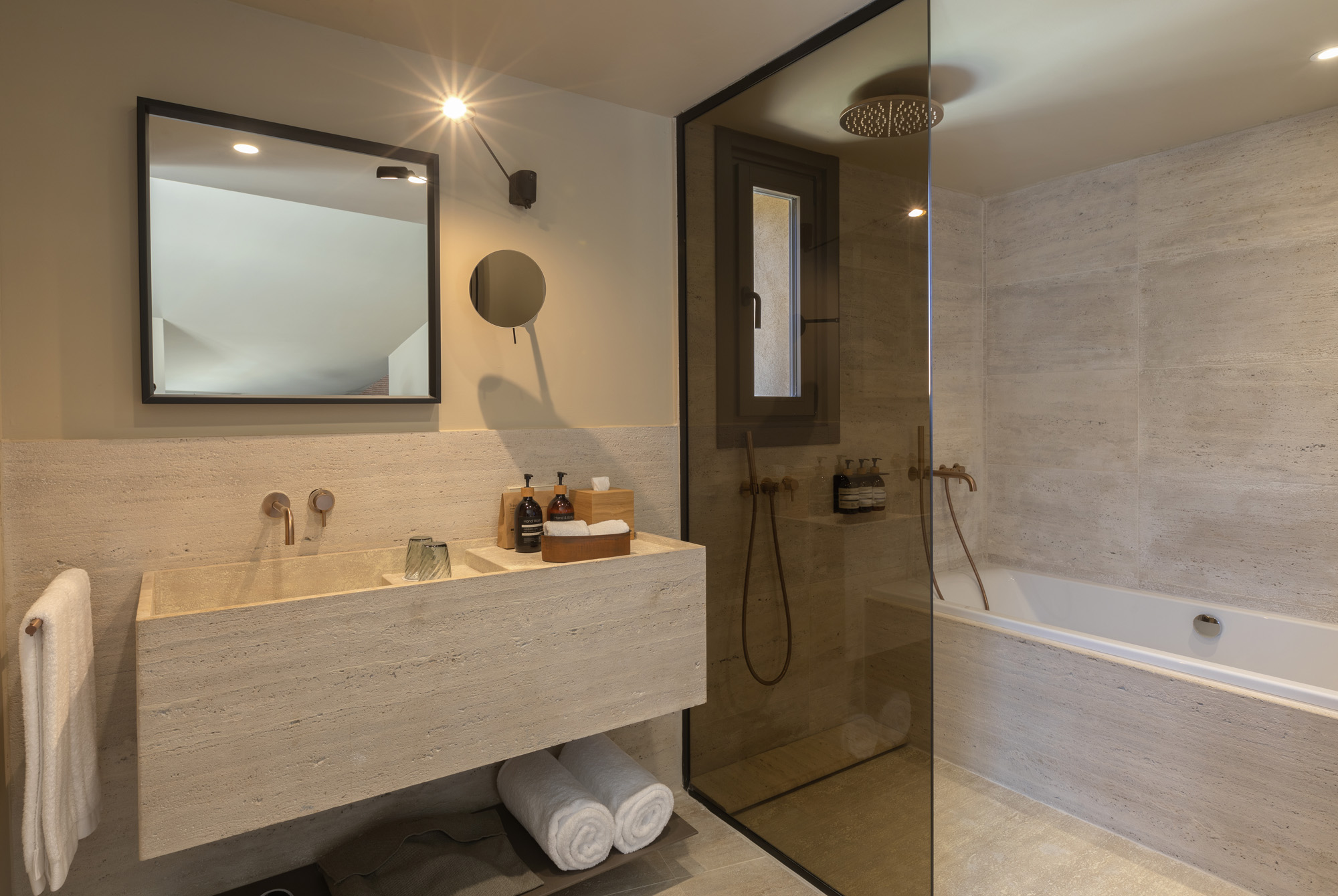 SUITE WITH TERRACE