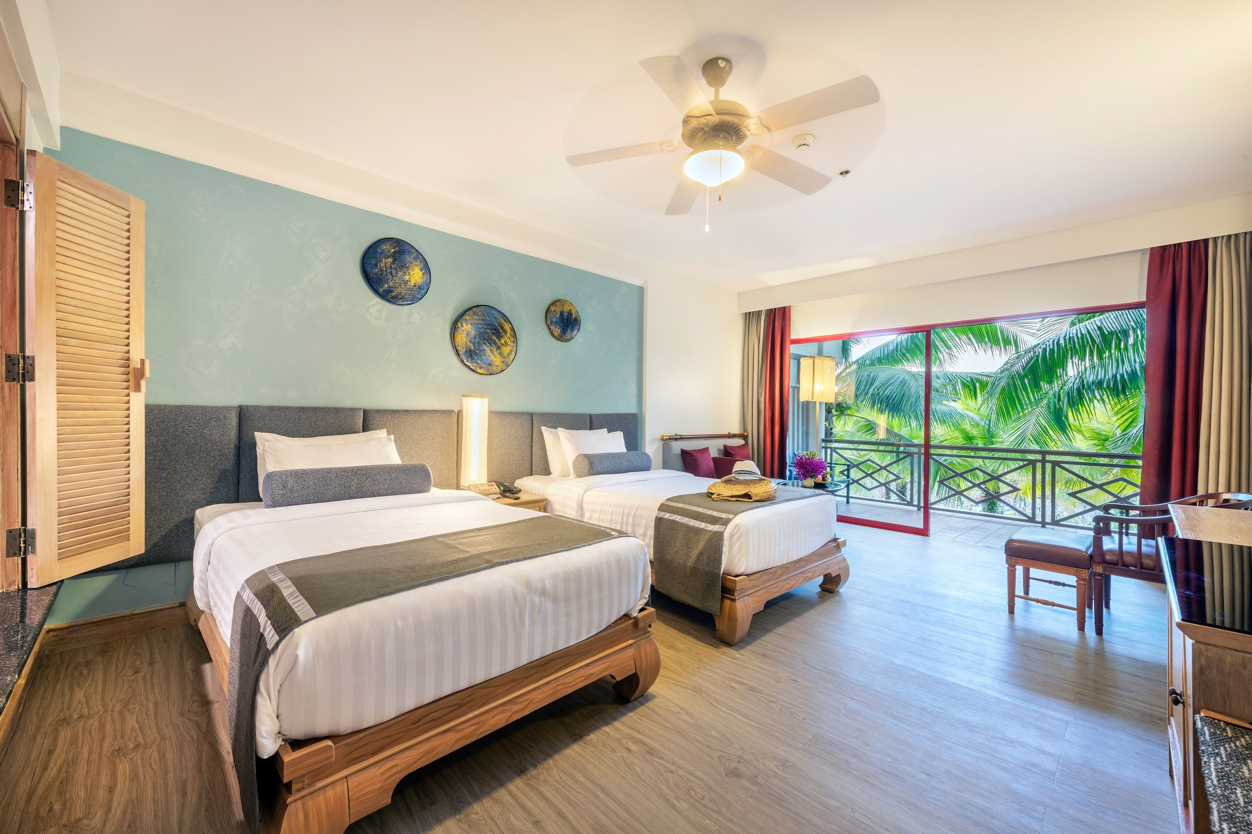 DELUXE ROOM 