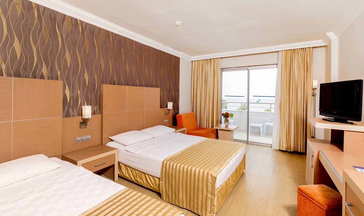 HOLIDAY GARDEN RESORT HOTEL 1.jpg