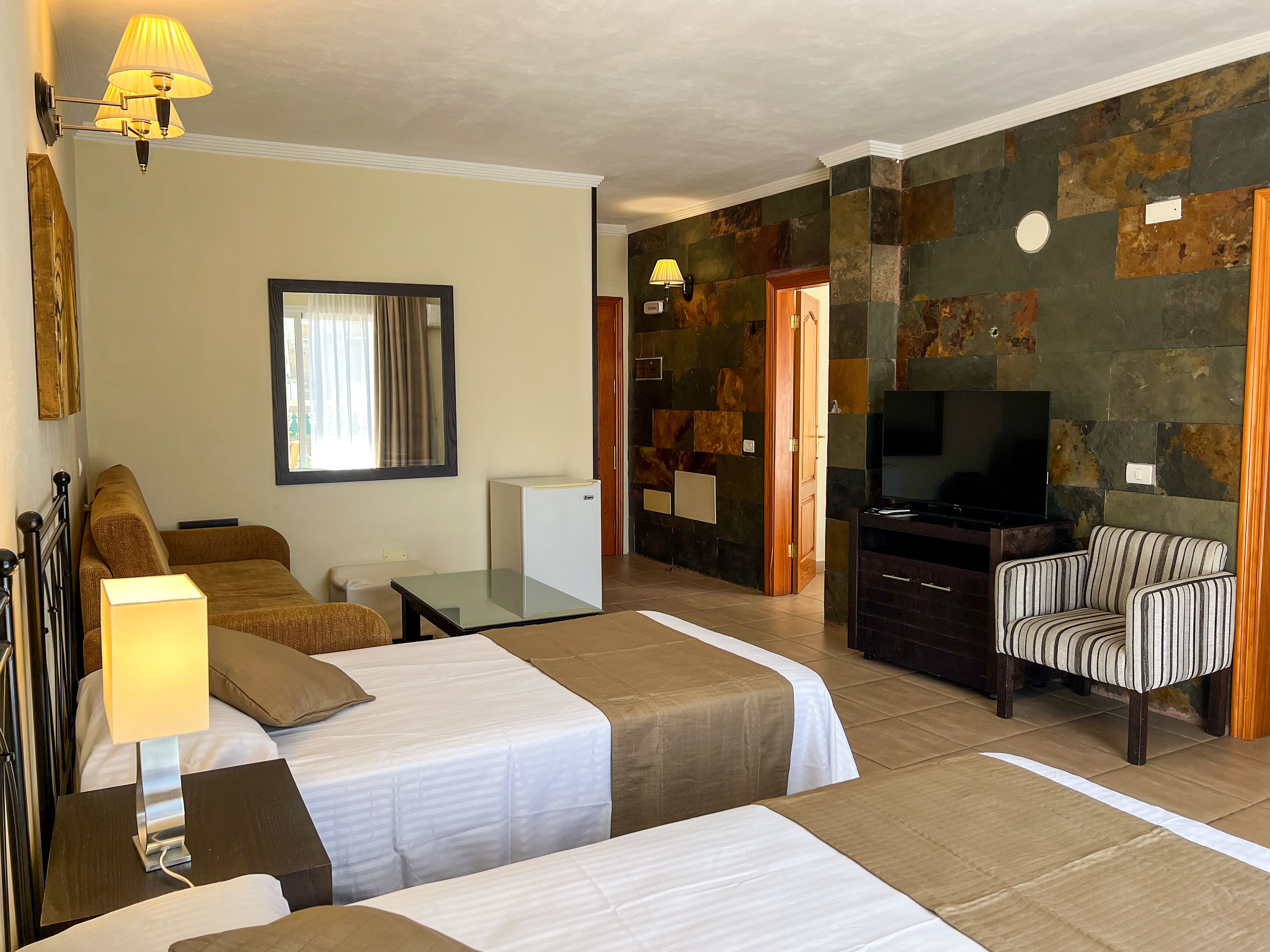 ONE BEDROOM SUITE WITH BALCONY OR TERRACE