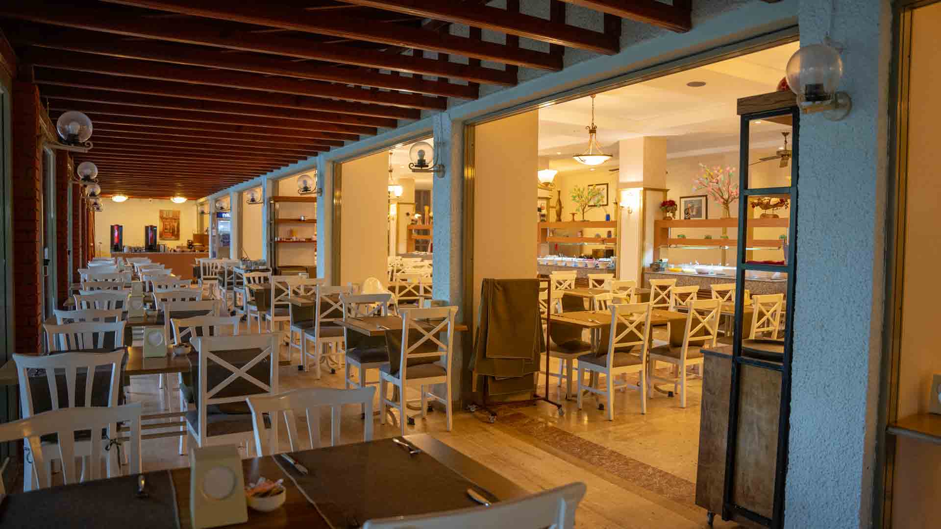 MAIN RESTAURANT