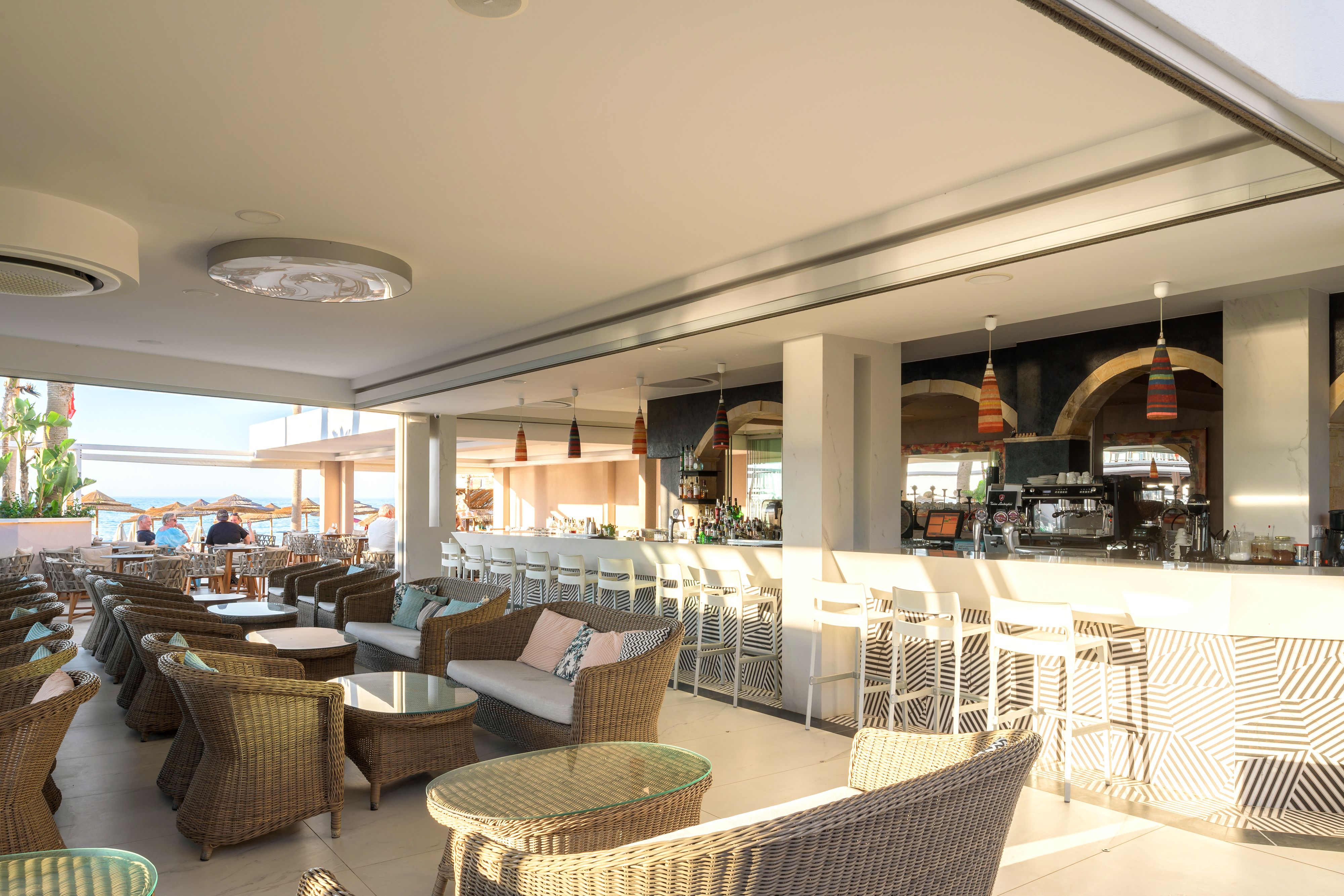 Sea Side Bar