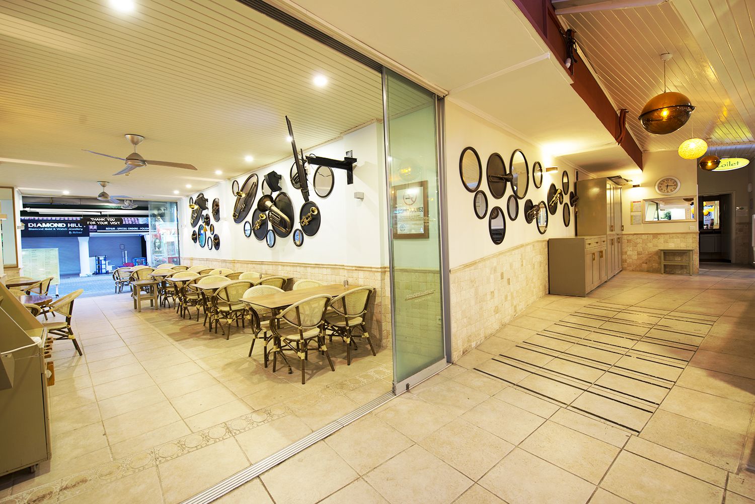 TONOZ RESTAURANT