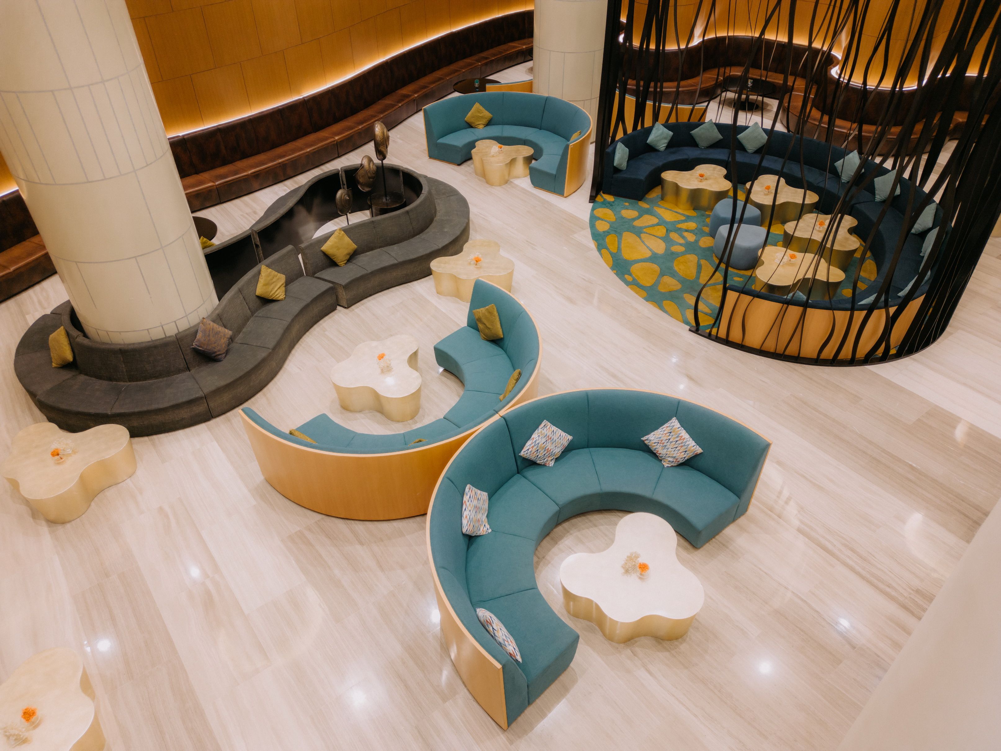 LOBBY BAR