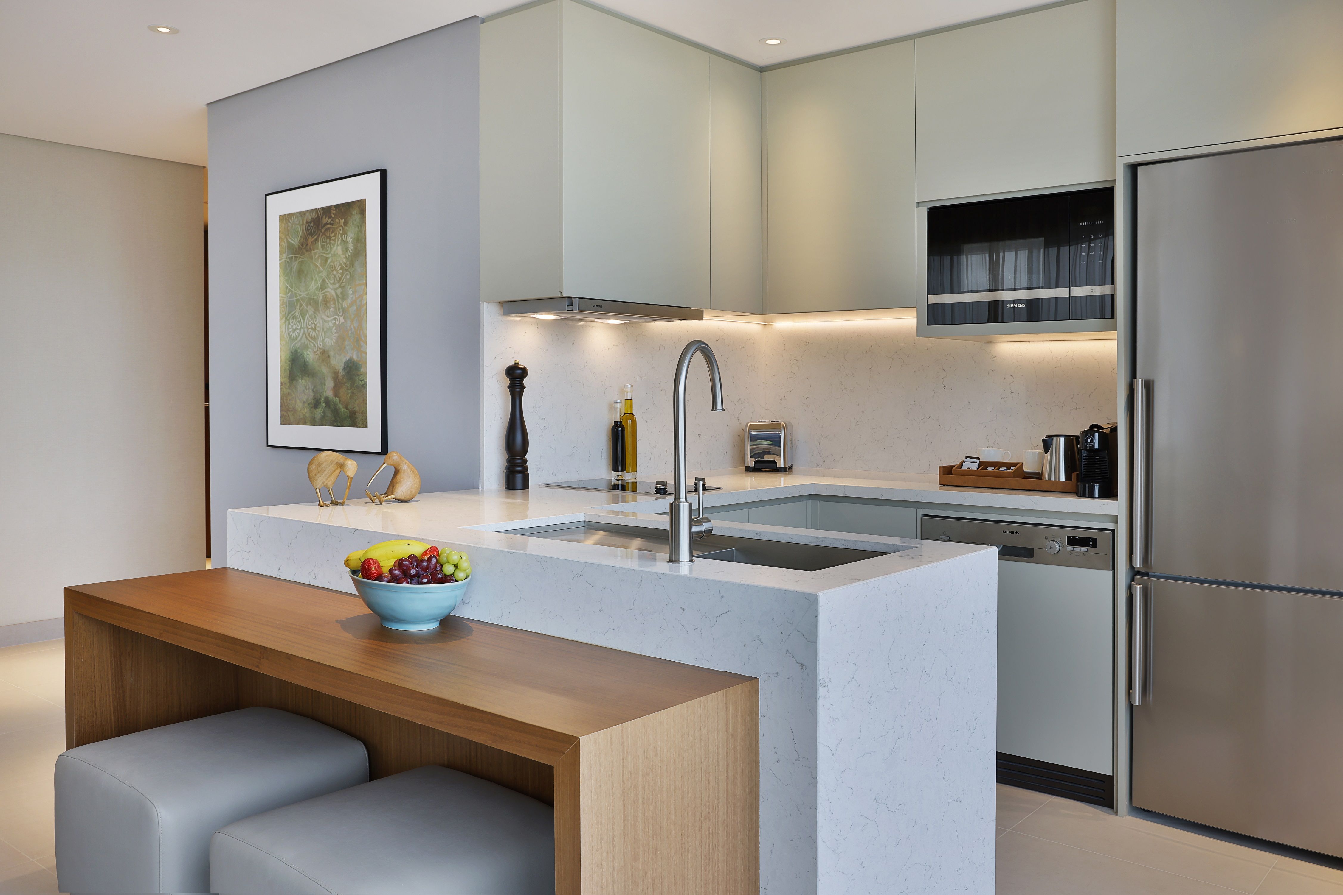 King One Bedroom Corner Apartment