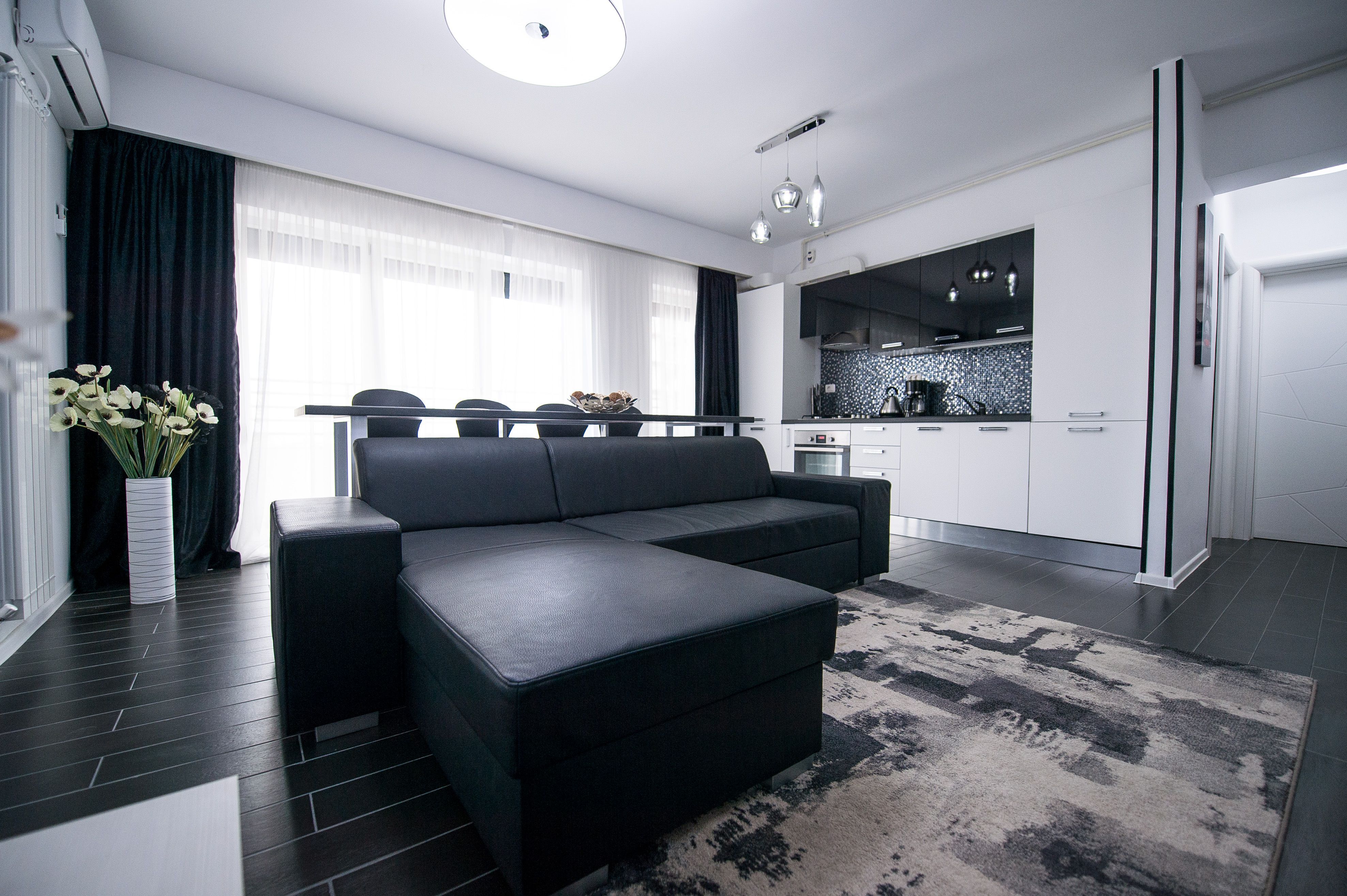 Apartel Black & White