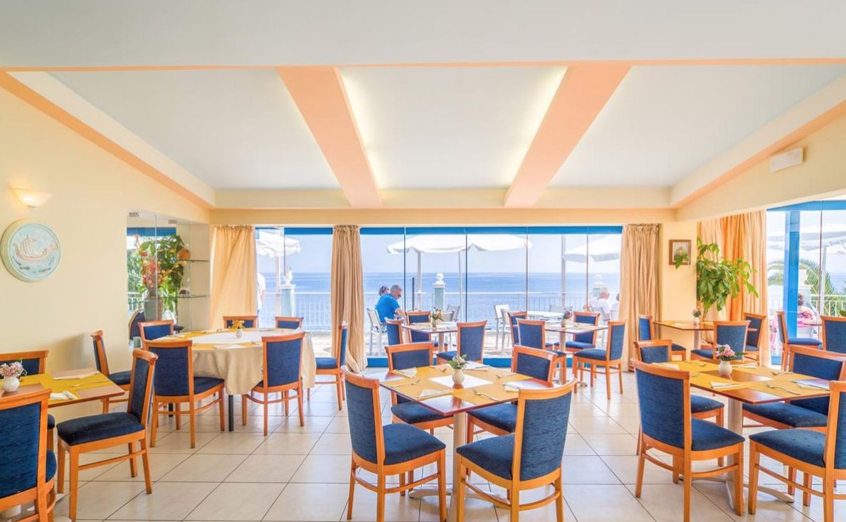 MAIN RESTAURANT
