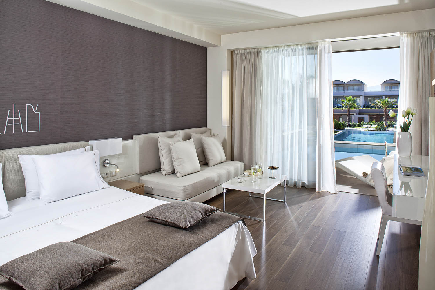 DELUXE ROOM SINGLE USE