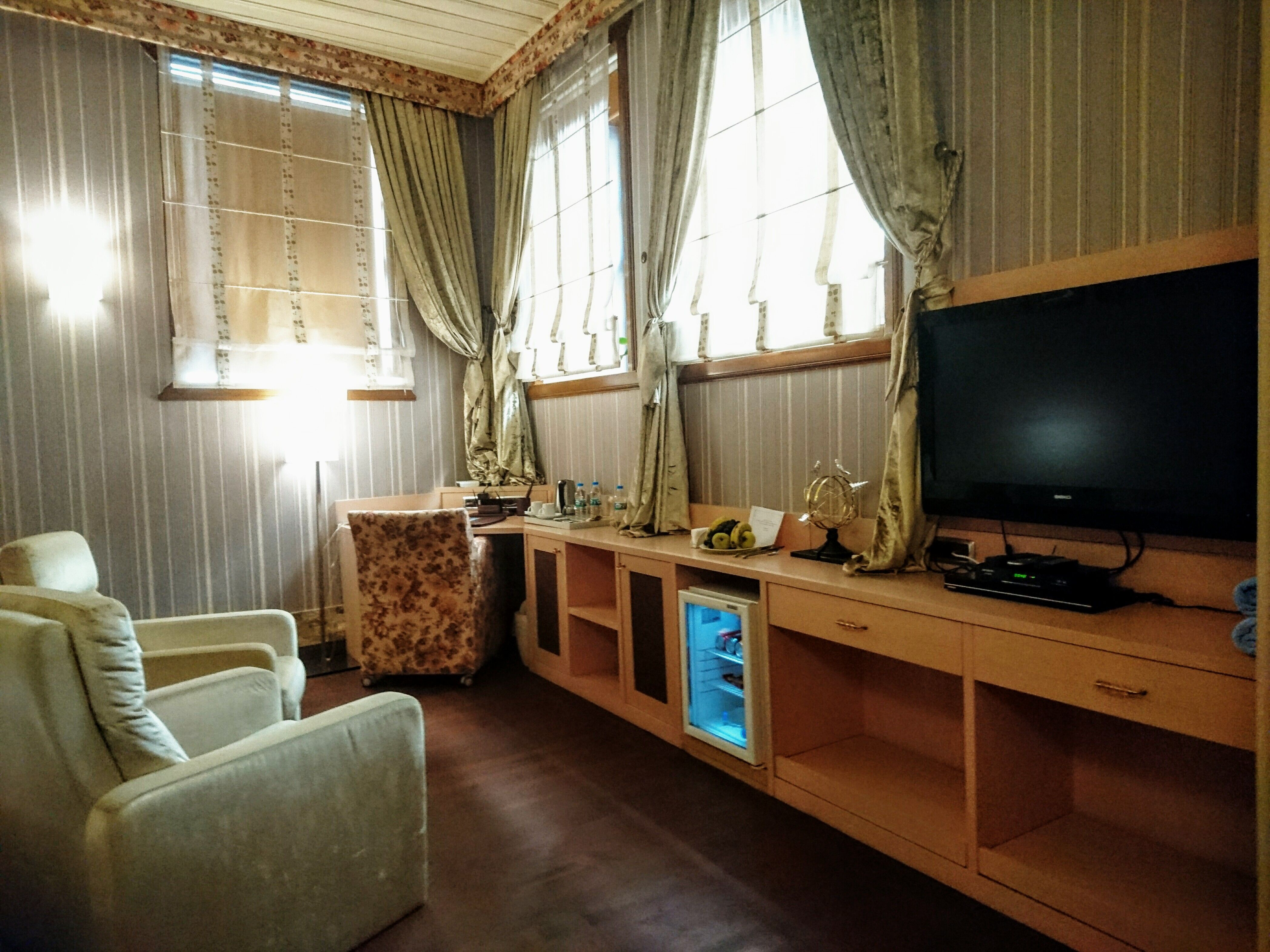 HAREM SUITE