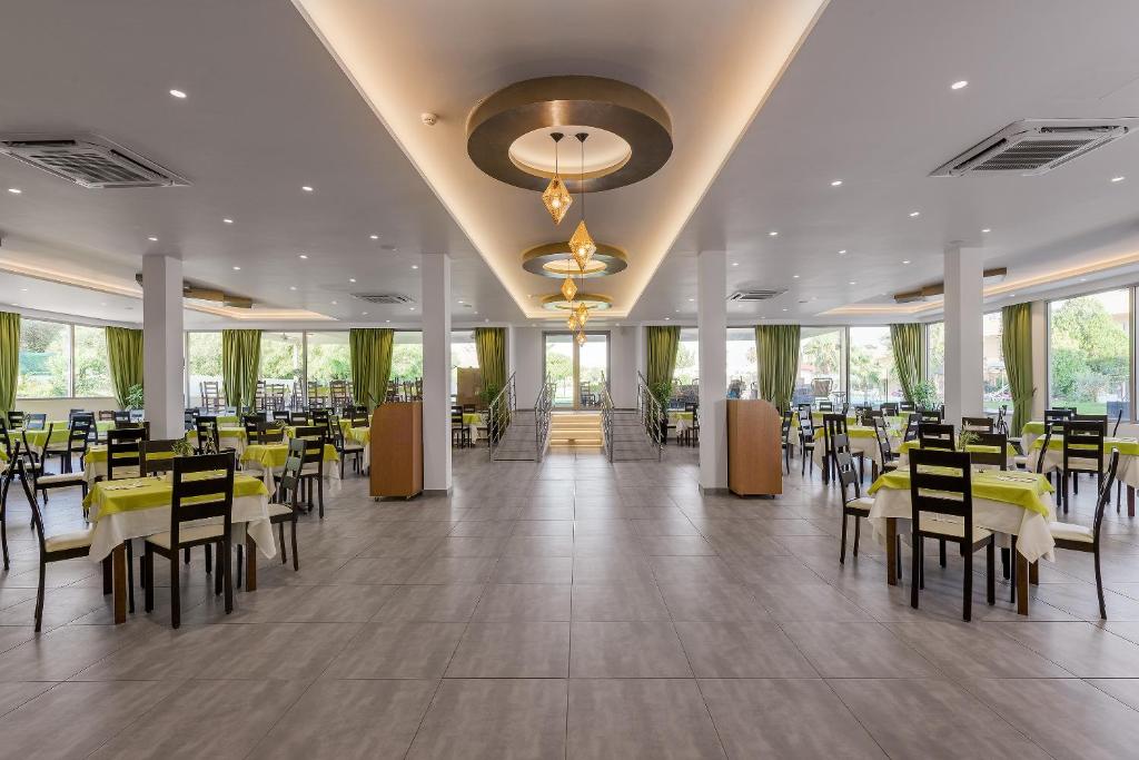 restaurant 1.jpg