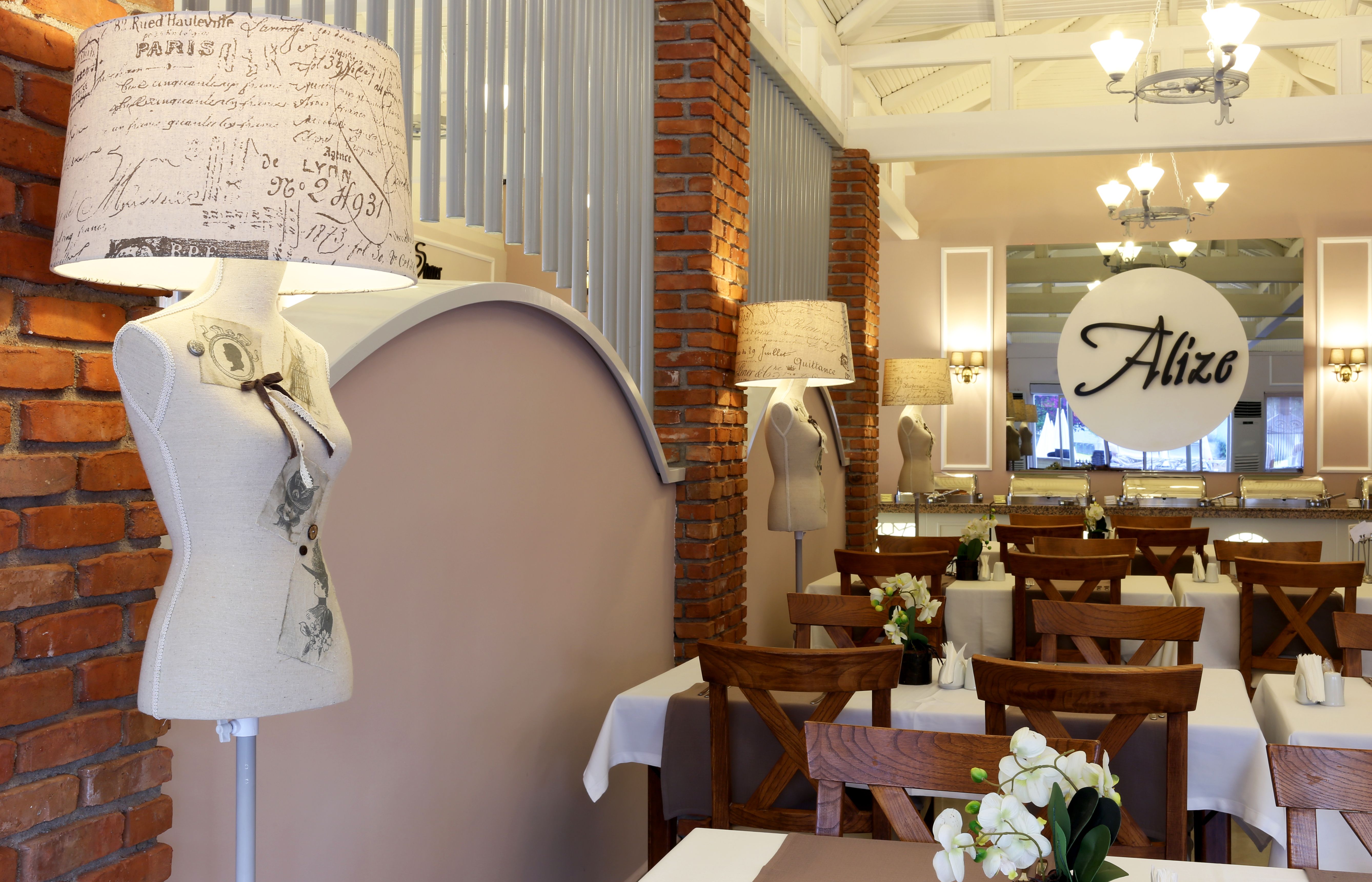 MAIN RESTAURANT