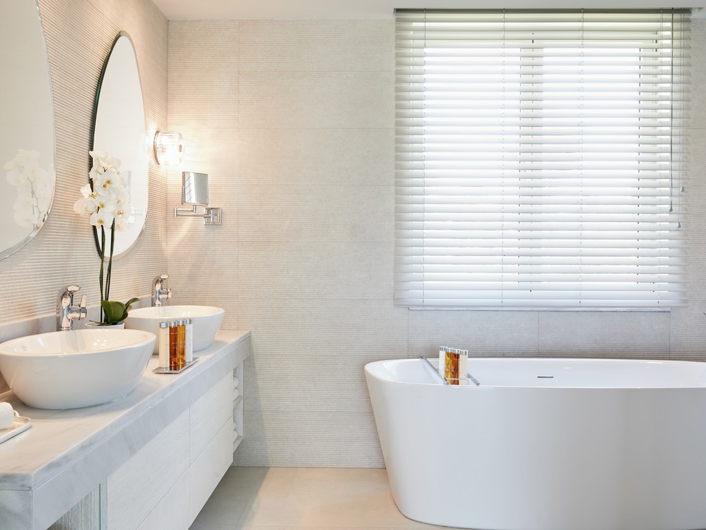 Deluxe Junior Suite with Private Garden  Sea View