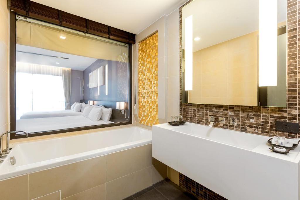 1 B/ROOM FAMILY SUITE