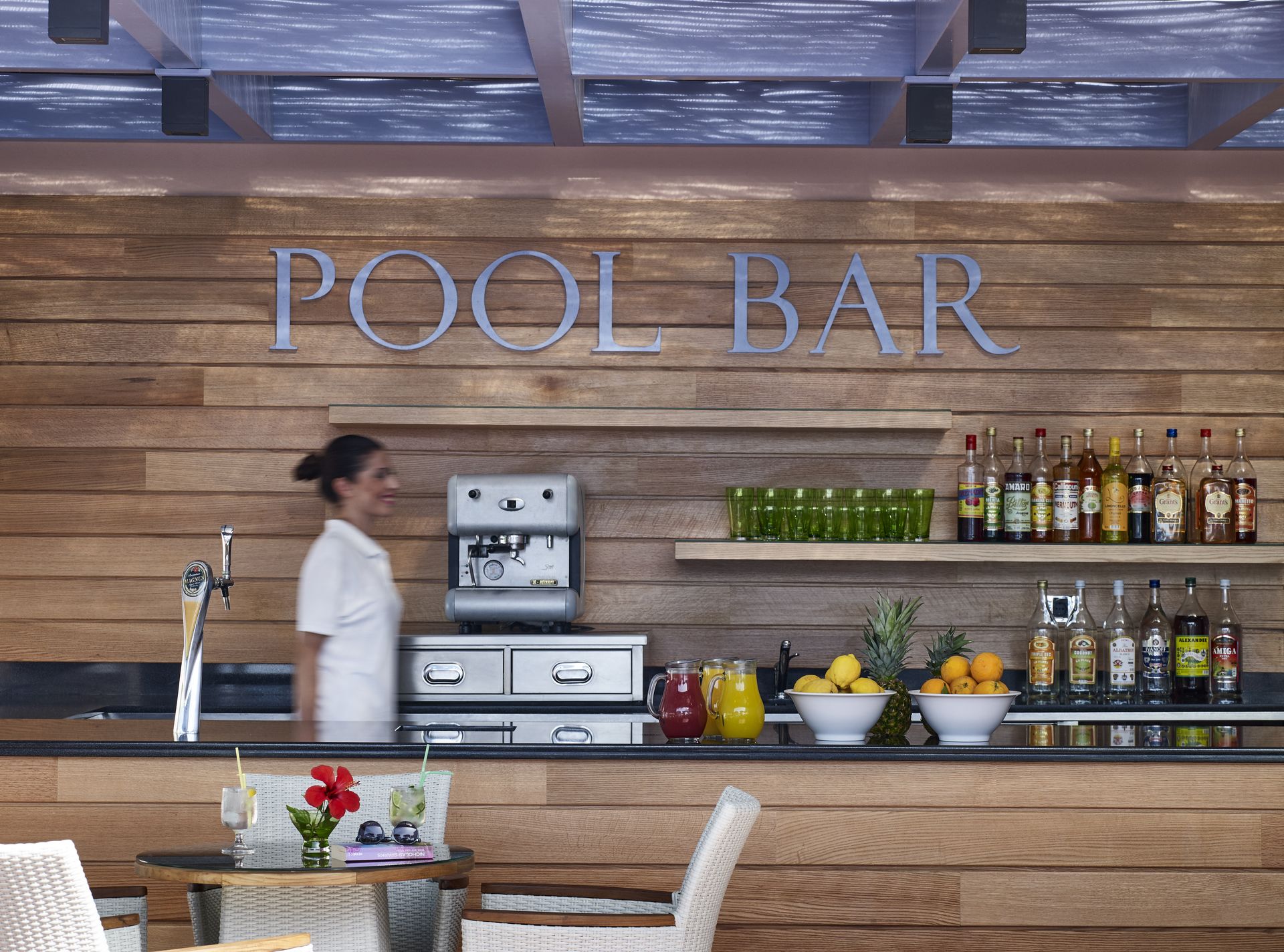 POOL BAR