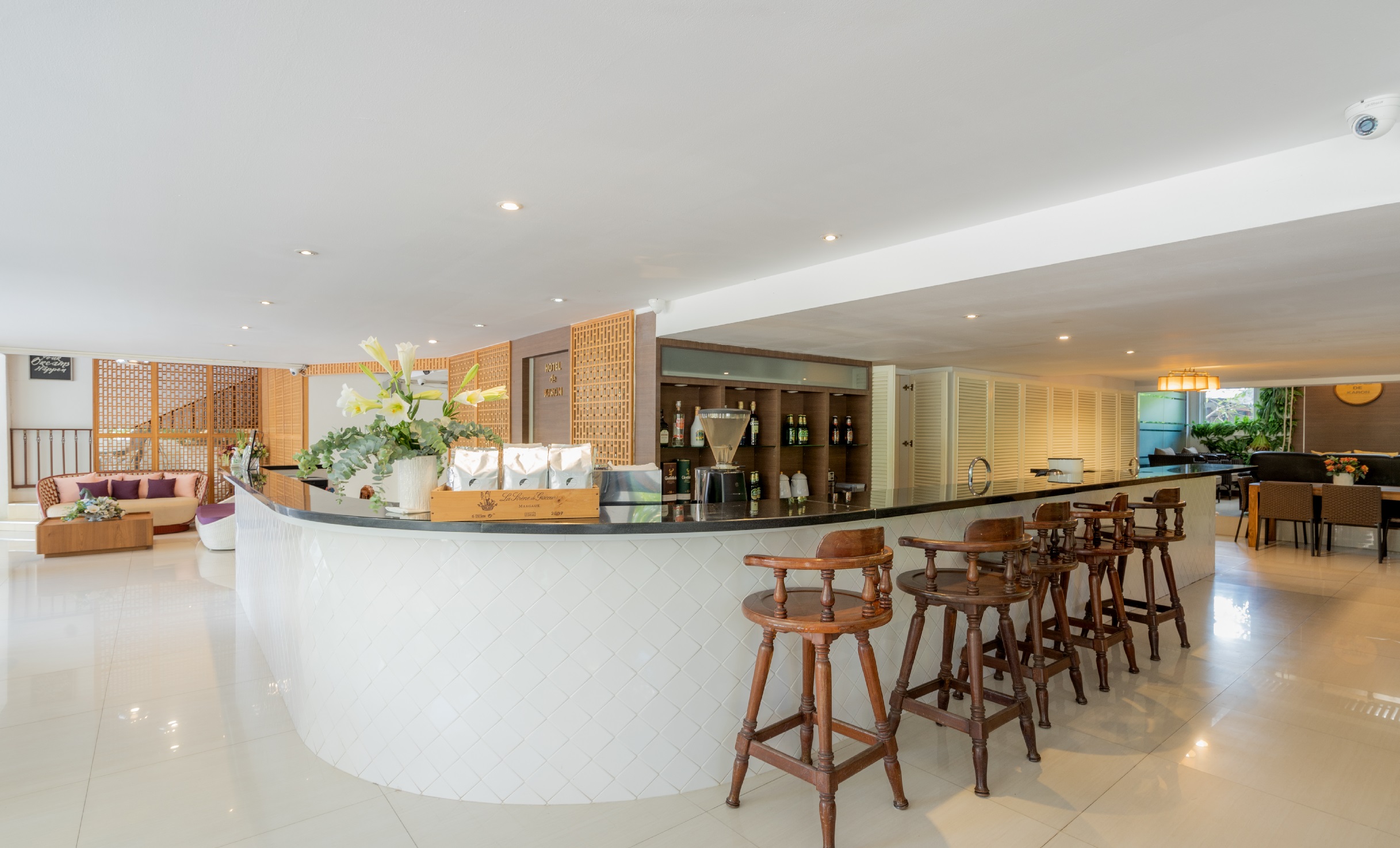 HOTEL DE KARON BAR