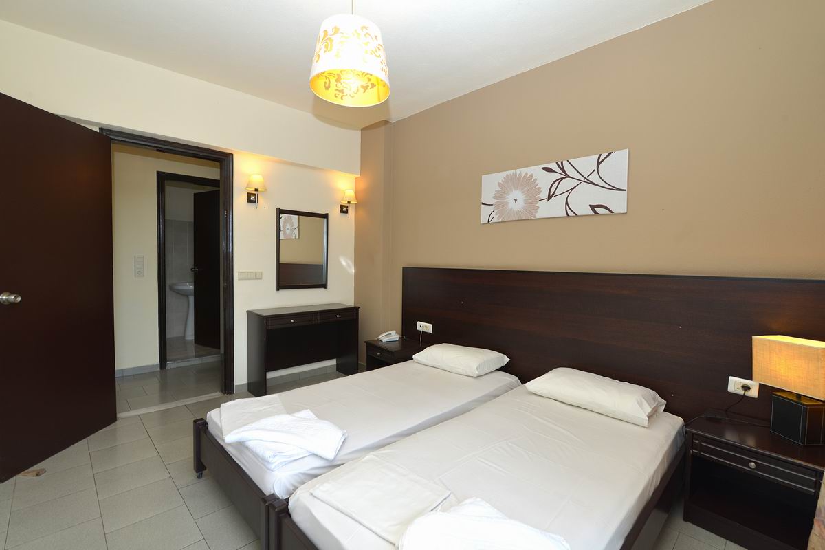 1 BEDROOM APARTMENT