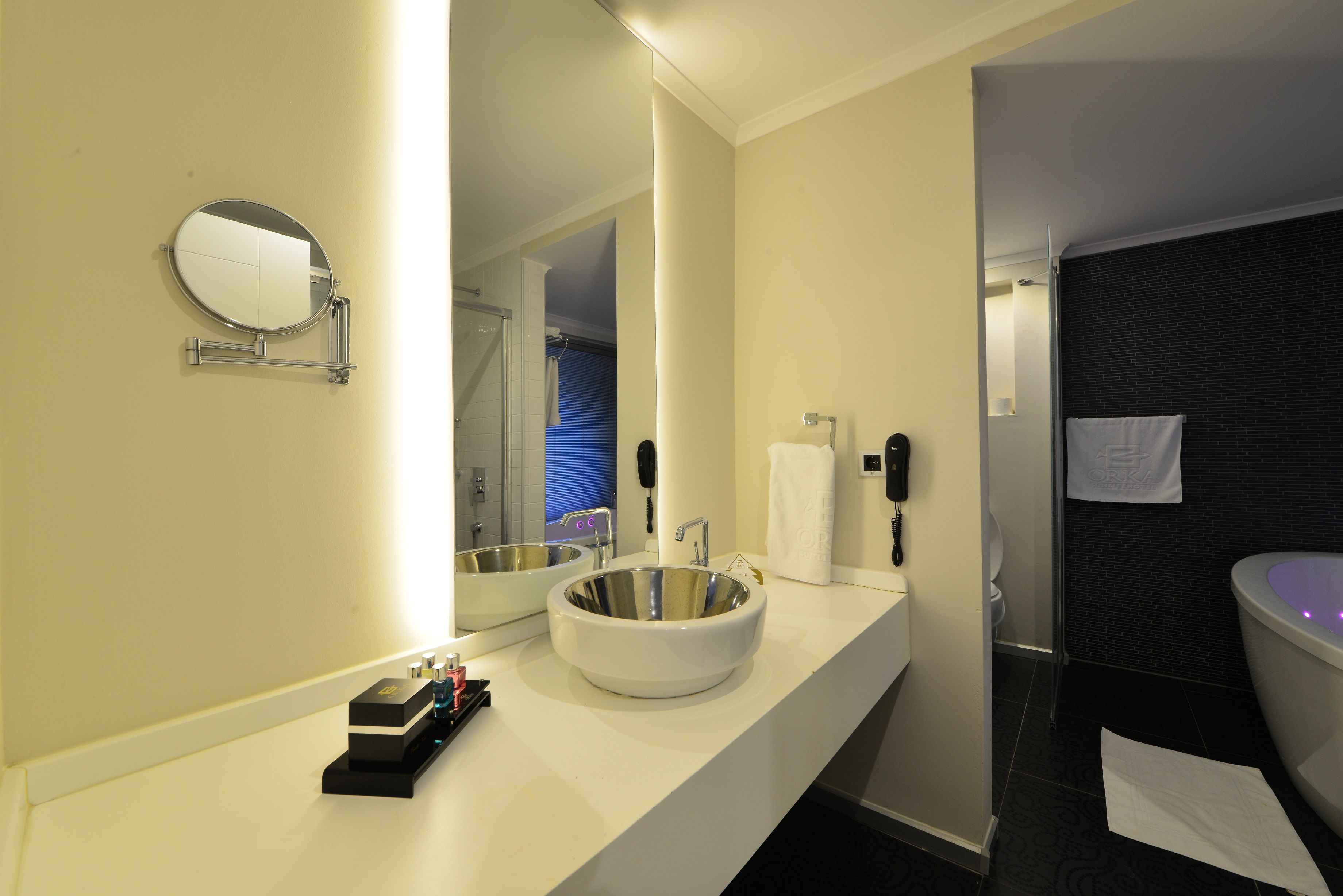 SUITE LAND VIEW