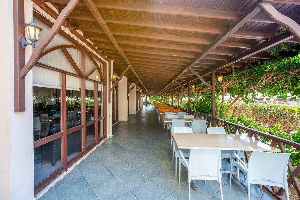 LOBBY BAR