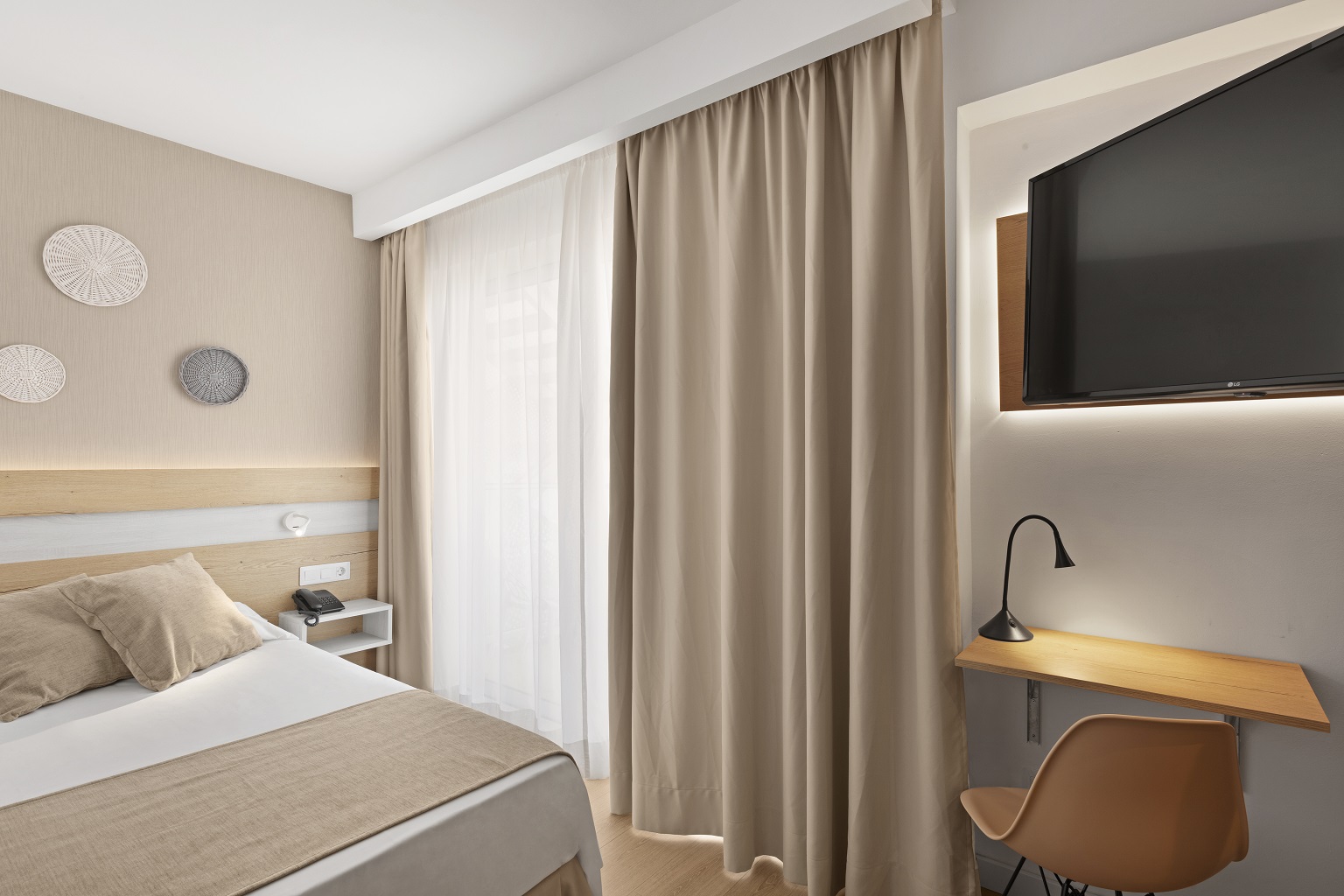 DOBLE STANDARD ROOM BALCONY OR TERRACE
