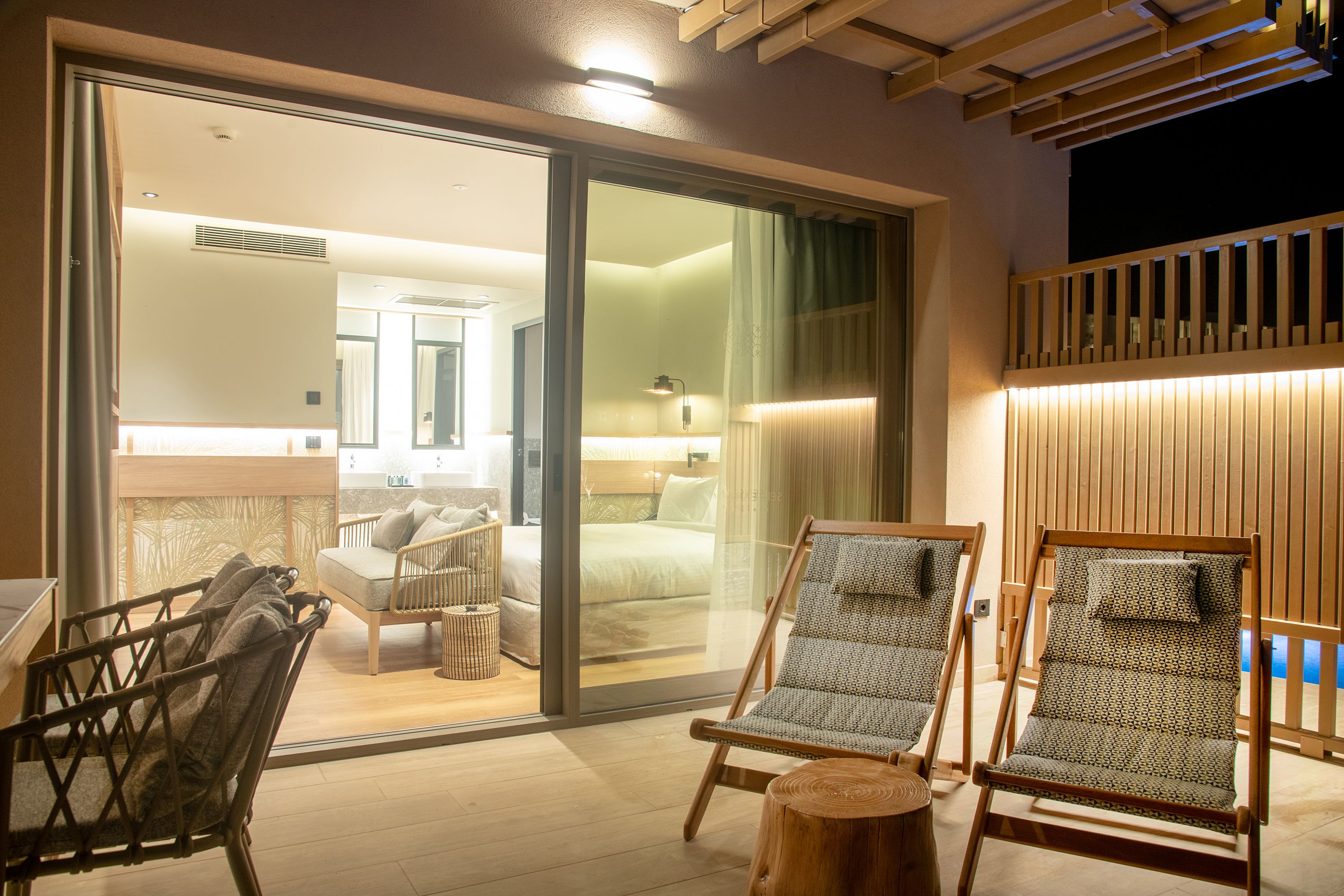 Classic Double Room Garden View with Pool Access