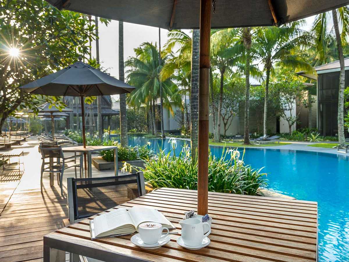 Pool Bar