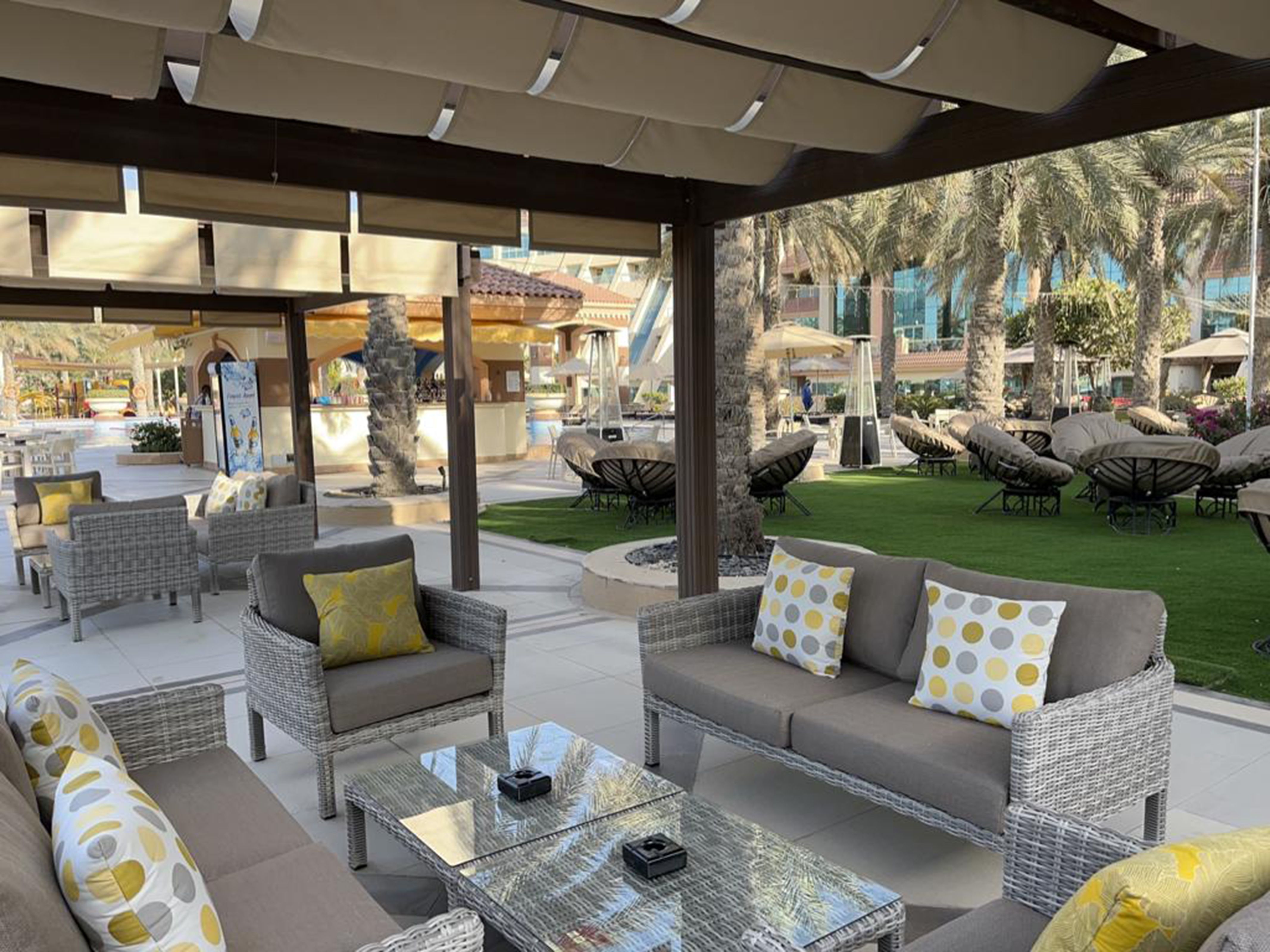 POOL BAR