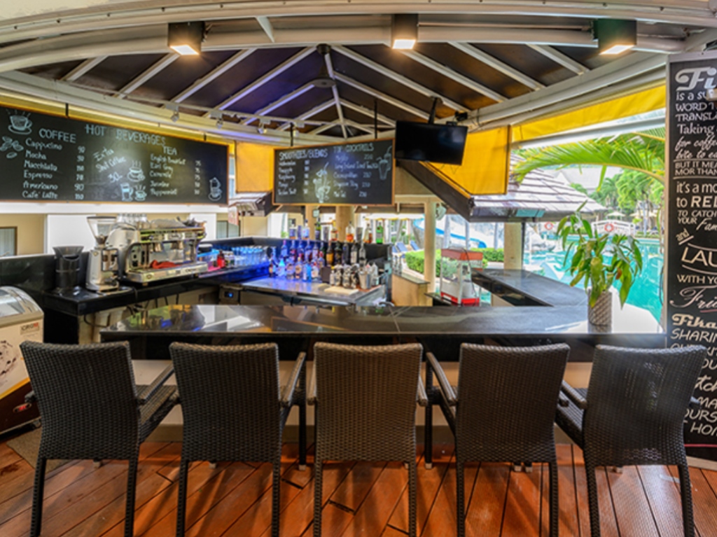 Emerald Pool Bar