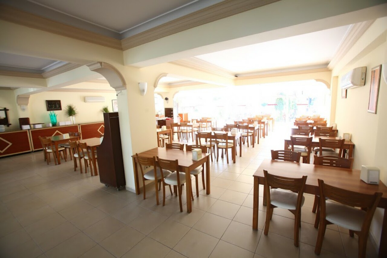MAIN RESTAURANT